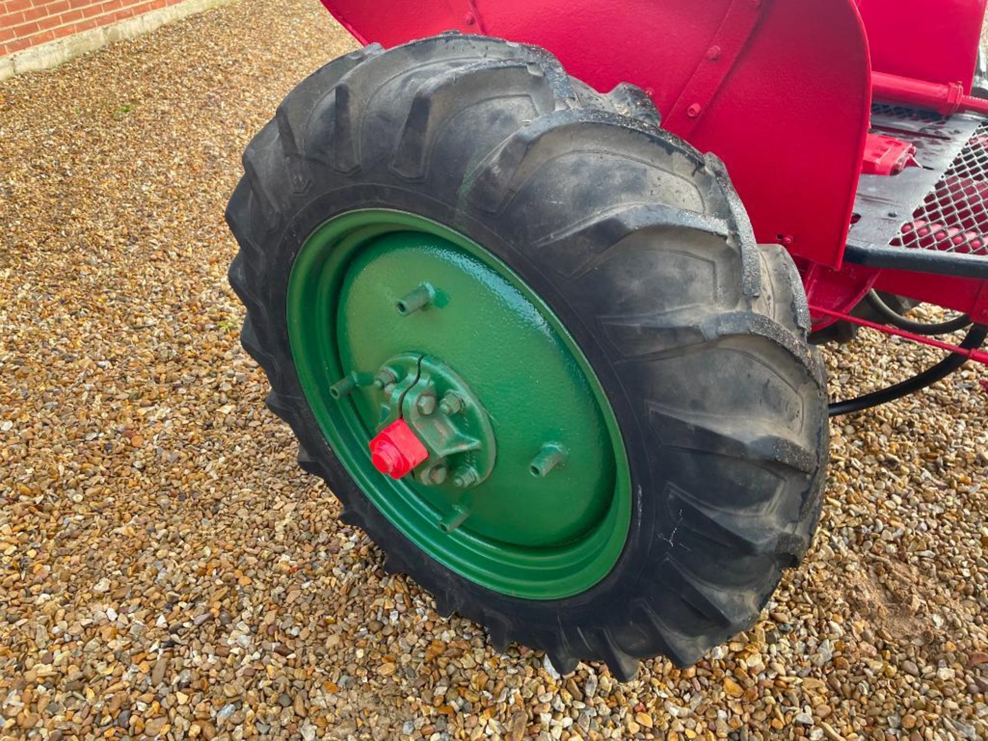 1951 BMB President TVO 2wd tractor on 4.00-15 front and 900-24 rear wheels and tyres with rear linka - Image 10 of 20