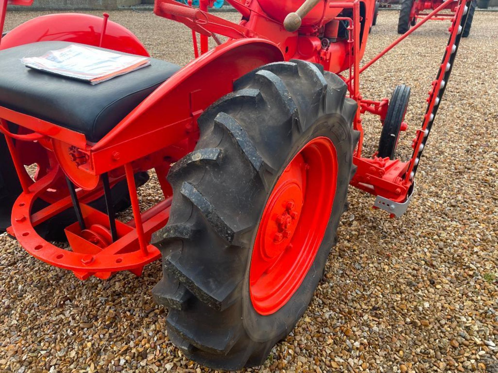 1941 Allis Chalmers Model B TVO Bow Front 2wd tractor on 4.00-15 front and 11.2-24 rear wheels and t - Image 8 of 20