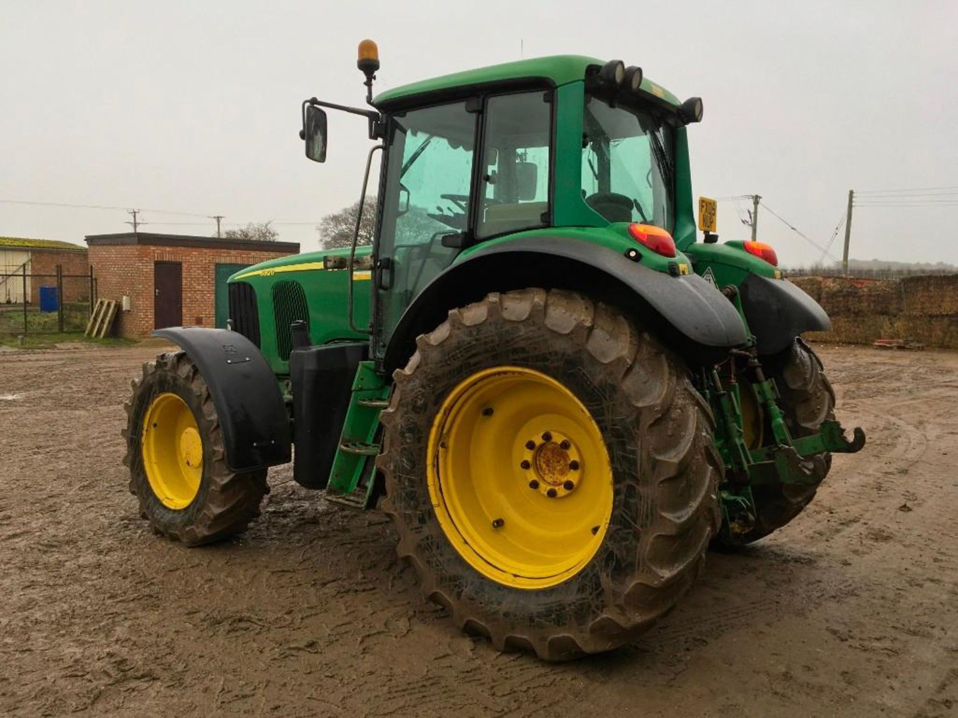 2005 John Deere 6920 40kph tractor with Power Quad gear box, 2 rear spool valves, front and rear lin - Image 6 of 9