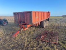 1990 Ray Larrington 16T twin axle grain trailer with hydraulic rear door, hydraulic brakes, manual g