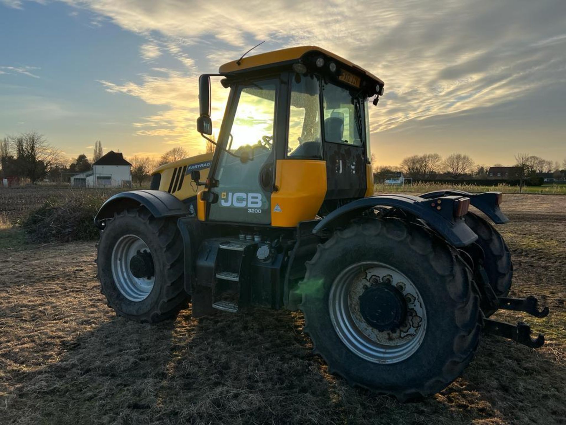 2012 JCB Fastrac 3200, P-Tronic, 4wd, 250hp, hours: 9,500, reg: FX12 JJY, serial no: JCB 28565C01272 - Image 7 of 17