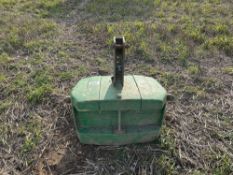 John Deere 900kg front mounted weight block