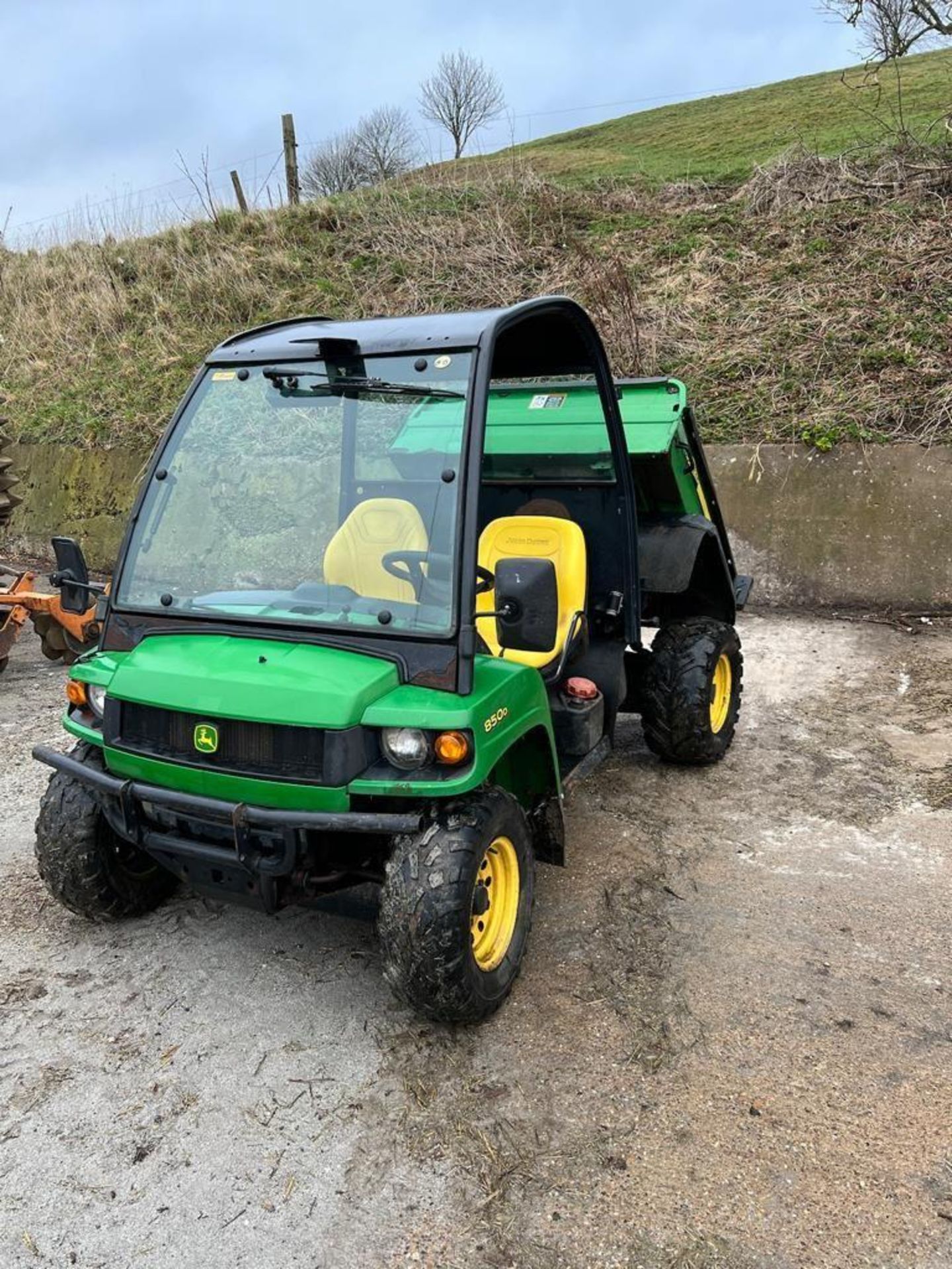 2009 John Deere Gator 850d serial: MOXUVAX031107 - Image 2 of 7