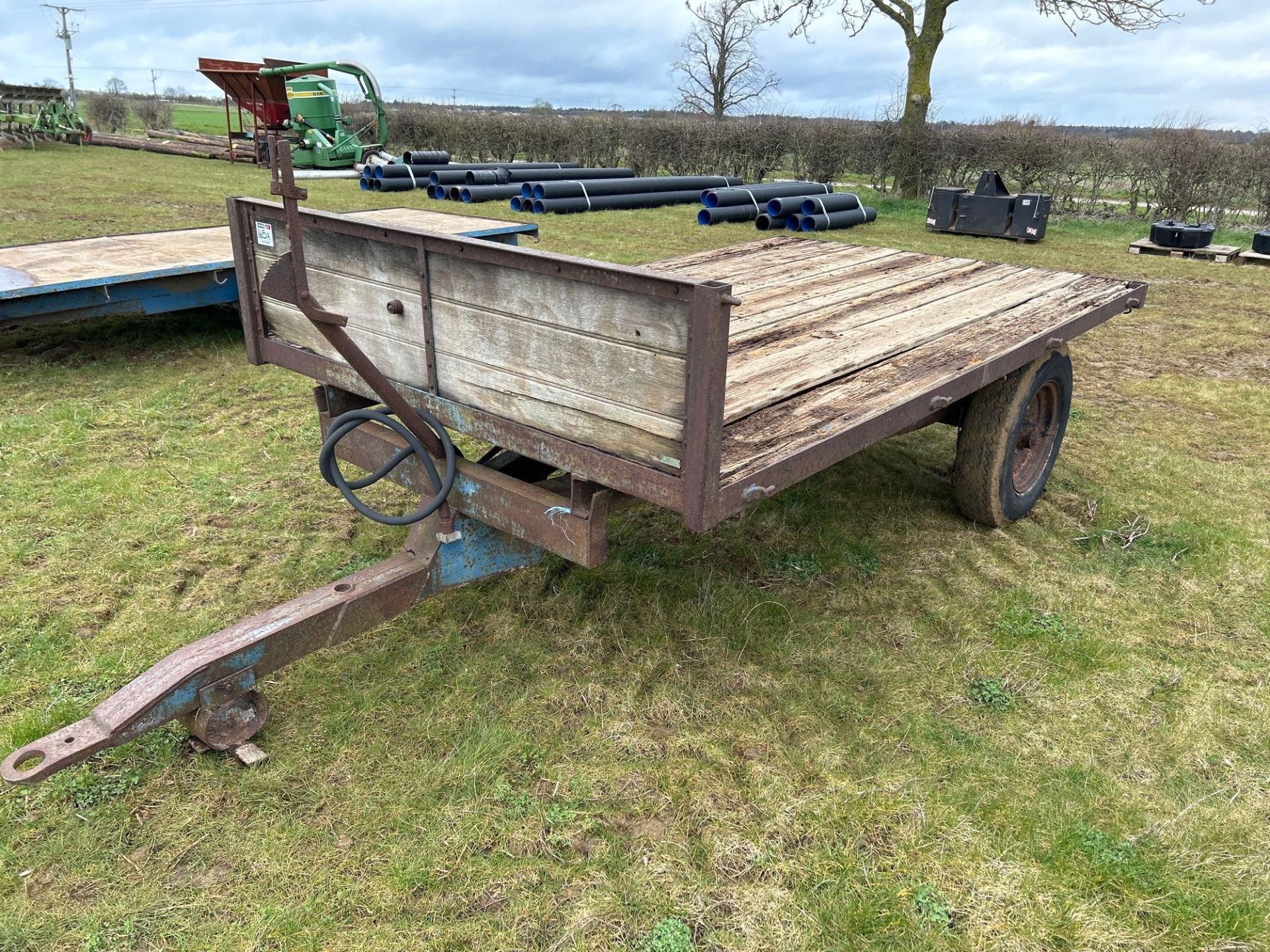 Single axle flat bed trailer with wooden floor - Image 6 of 6