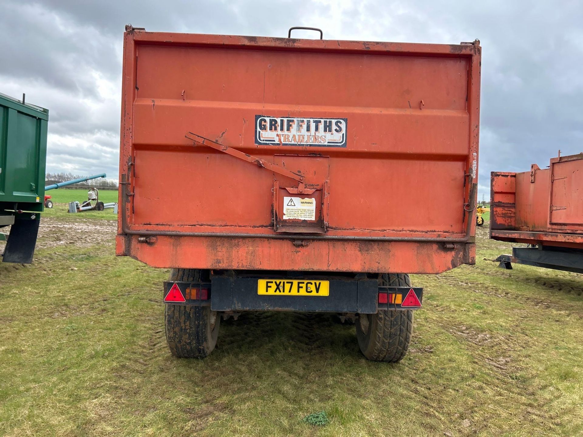 2000 Marston GLS12 12t twin axle trailer with removable sides, c/w manual rear door and grain chute - Image 6 of 8