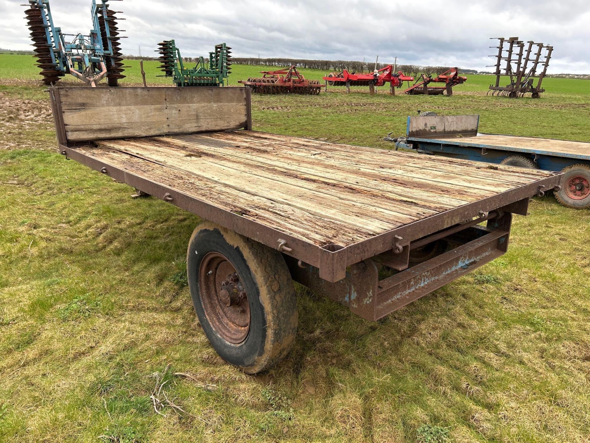 Single axle flat bed trailer with wooden floor - Image 5 of 6