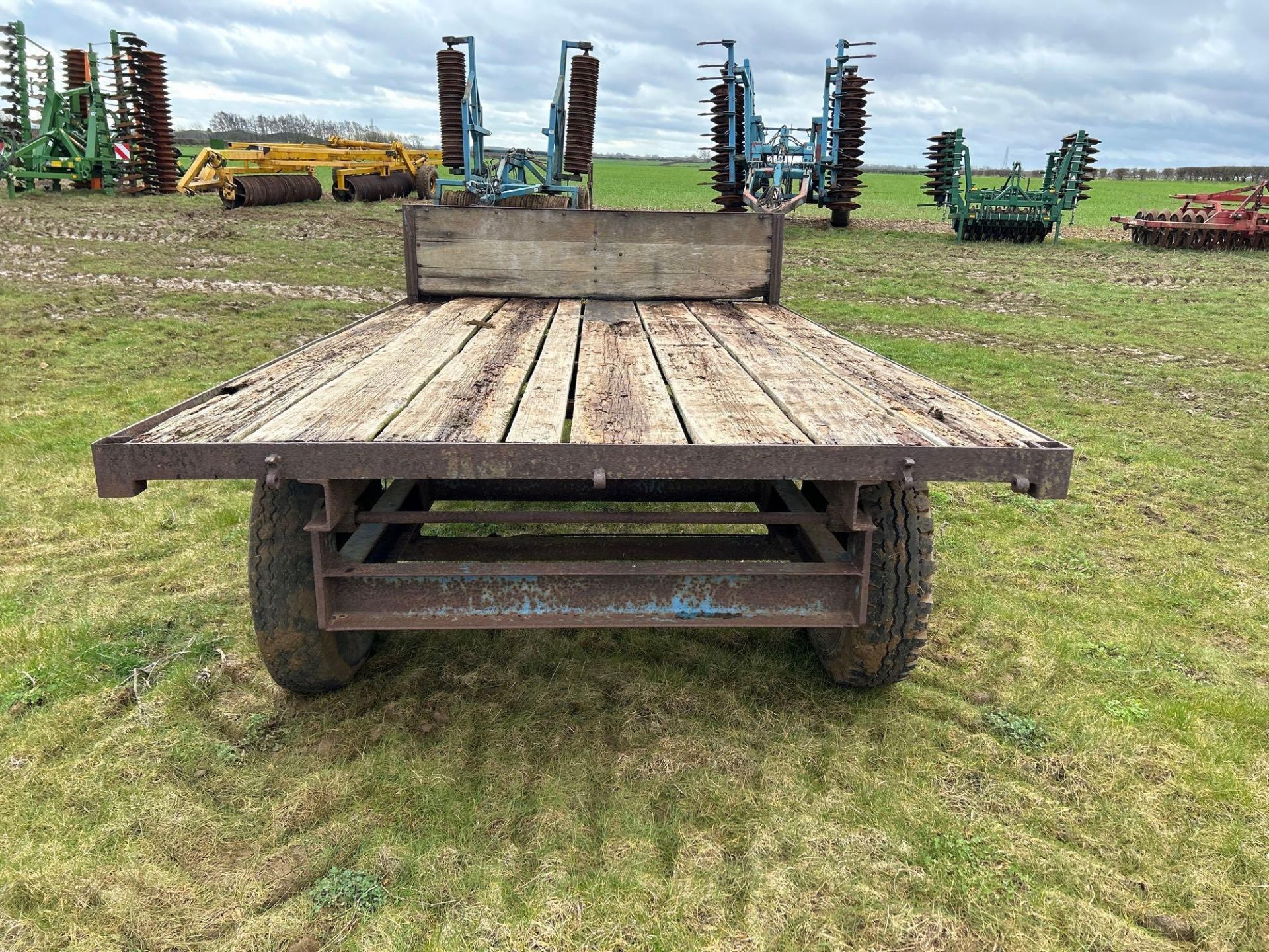 Single axle flat bed trailer with wooden floor - Image 4 of 6