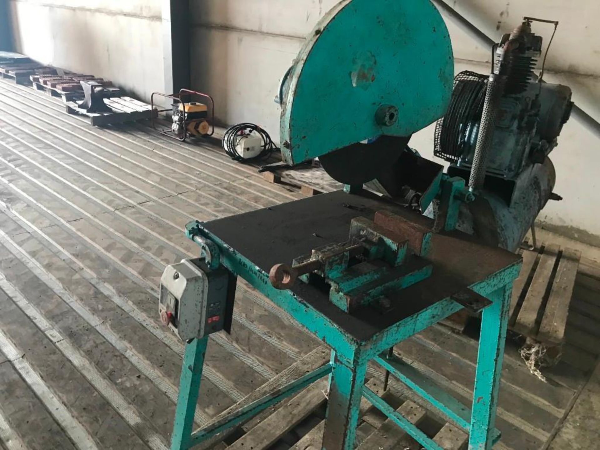 Electric cutting machine - Image 2 of 3