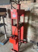 Blue-Point C20/7 20t hydraulic workshop press. Serial No: 340391 NB: manual in office