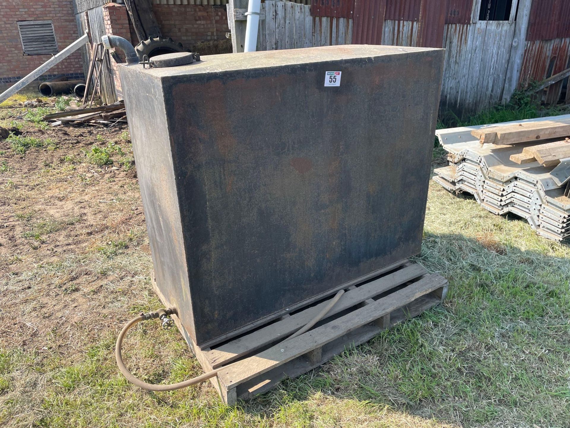 Metal fuel tank, 300gal