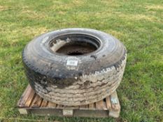 1 x 445/65R22.5 tyre and wheel