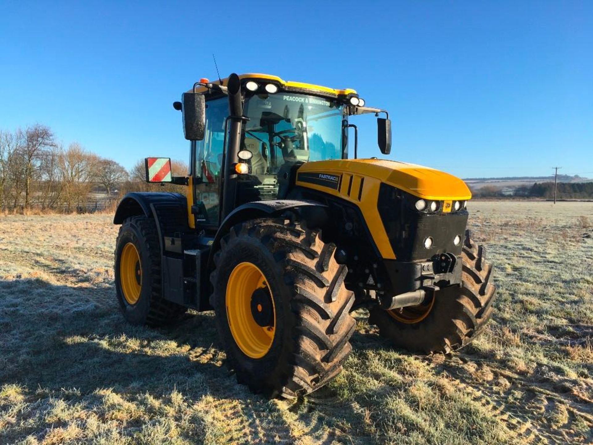 2022 JCB Fastrac 4220 60kph, Vario Transmission, ABS air brakes, 6 cylinder 220Hp SISU engine, all w - Image 2 of 22