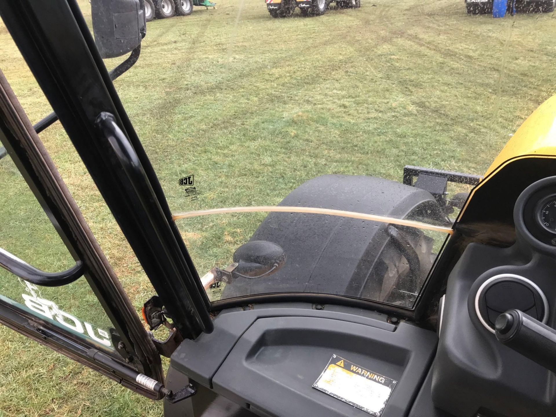 2008 JCB Fastrac 3200 with plus pack, 65kph, 3 rear spool valves. Datatagged. Front linkage. Front P - Image 9 of 12