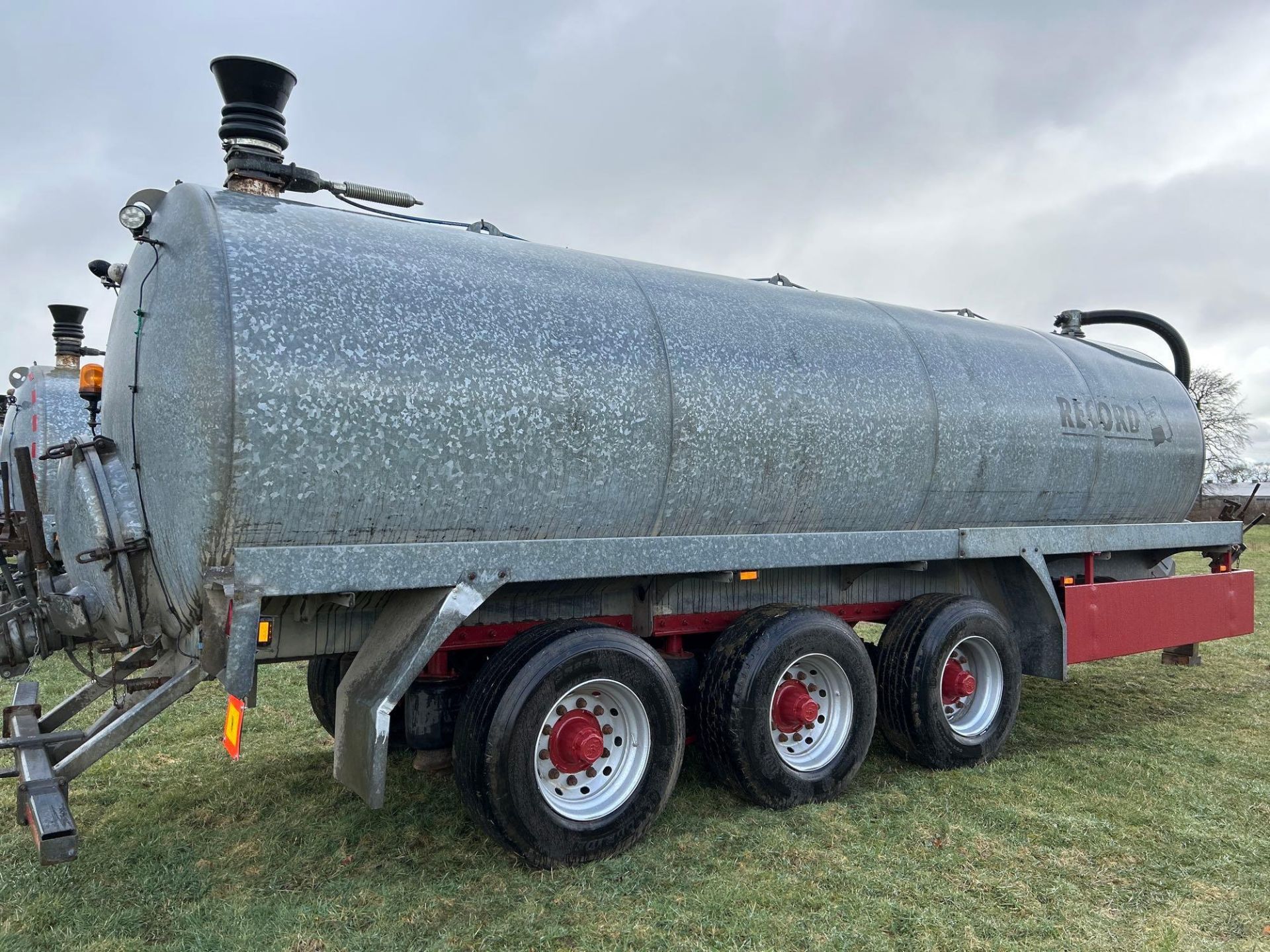 Record P33T tri axle slurry tanker, 23m3, load sensing, air brakes, air suspension, ROR commercial a - Image 5 of 5