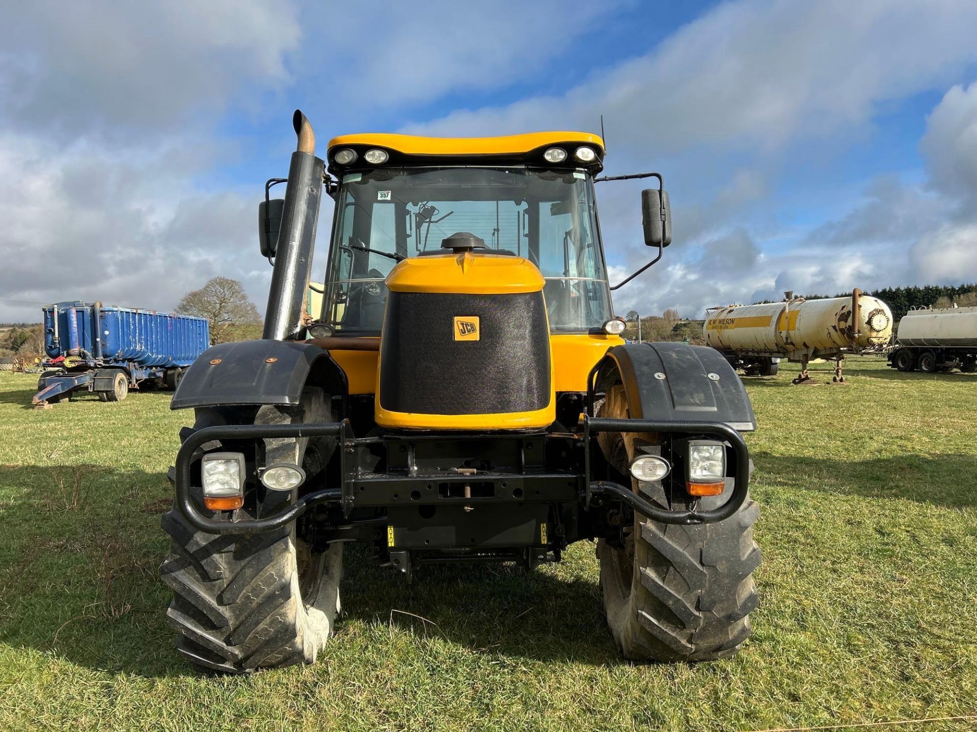 2006 JCB Fastrac 3230 with plus pack, 65kph, 3 rear spool valves. Datatagged. On BKT 540/65R30 front - Image 2 of 17