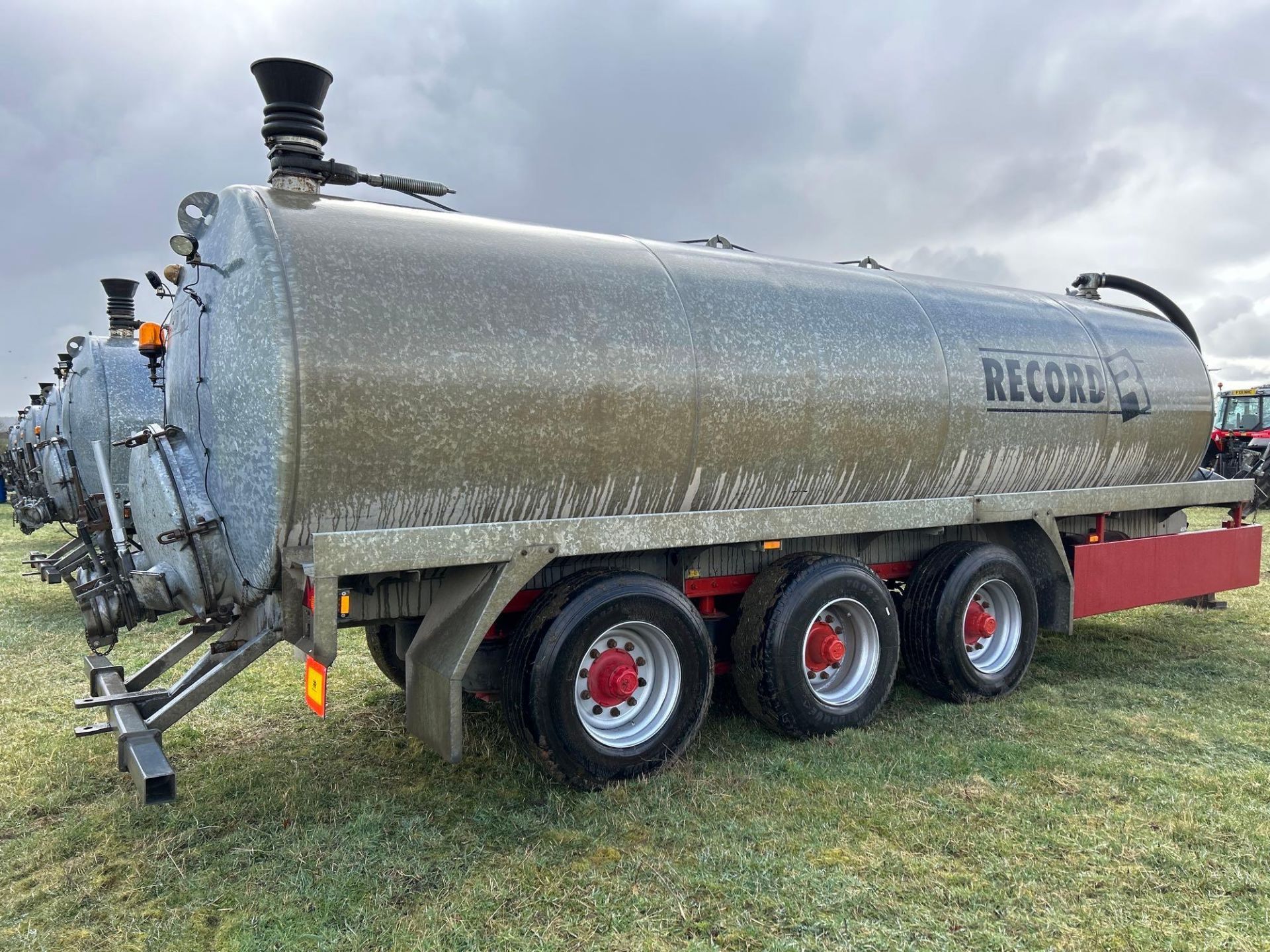 Record P33T tri axle slurry tanker, 23m3, load sensing, air brakes, air suspension, ROR commercial a - Image 4 of 4