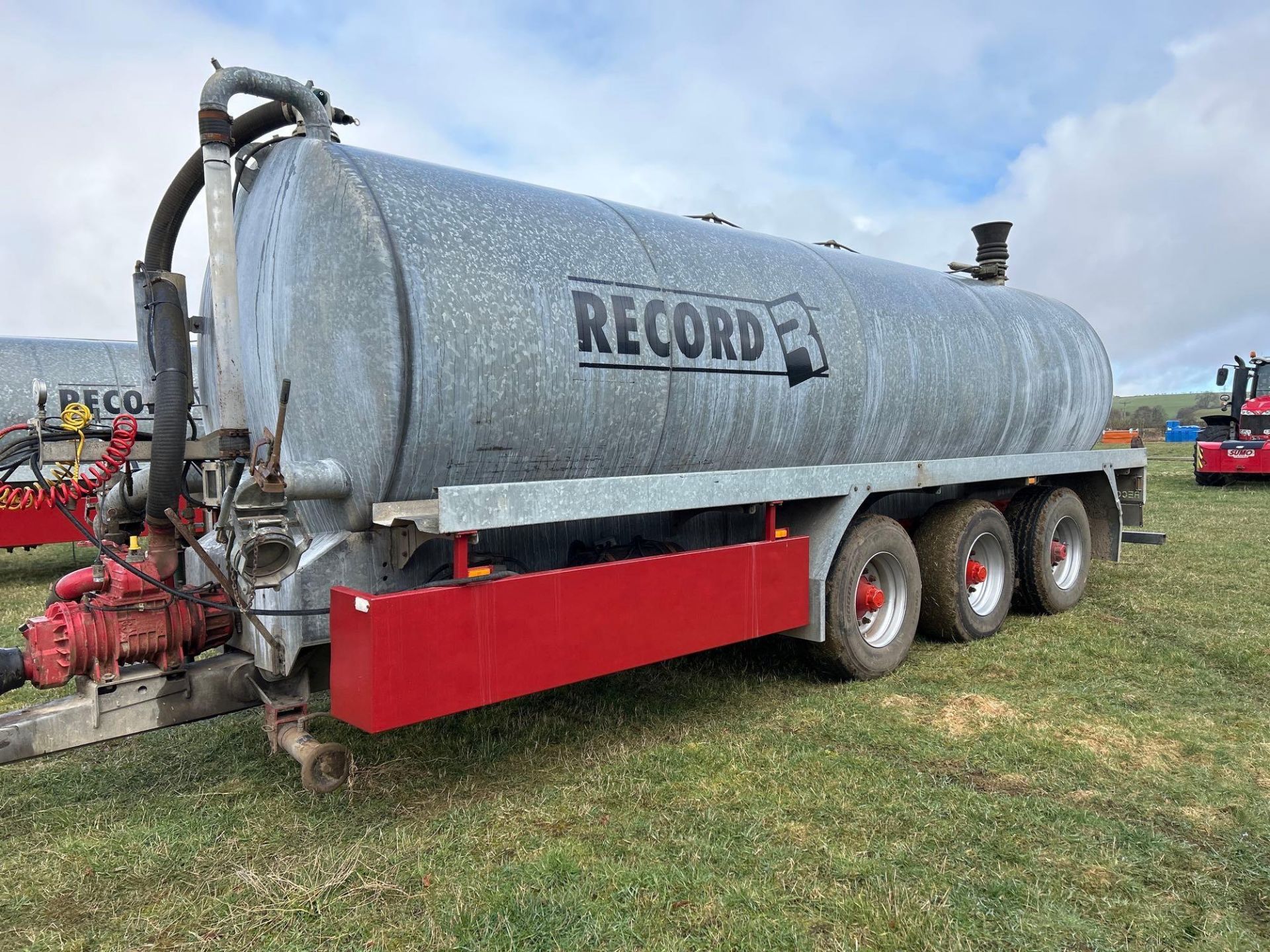 Record P33T tri axle slurry tanker, 23m3, load sensing, air brakes, air suspension, ROR commercial a - Image 2 of 4