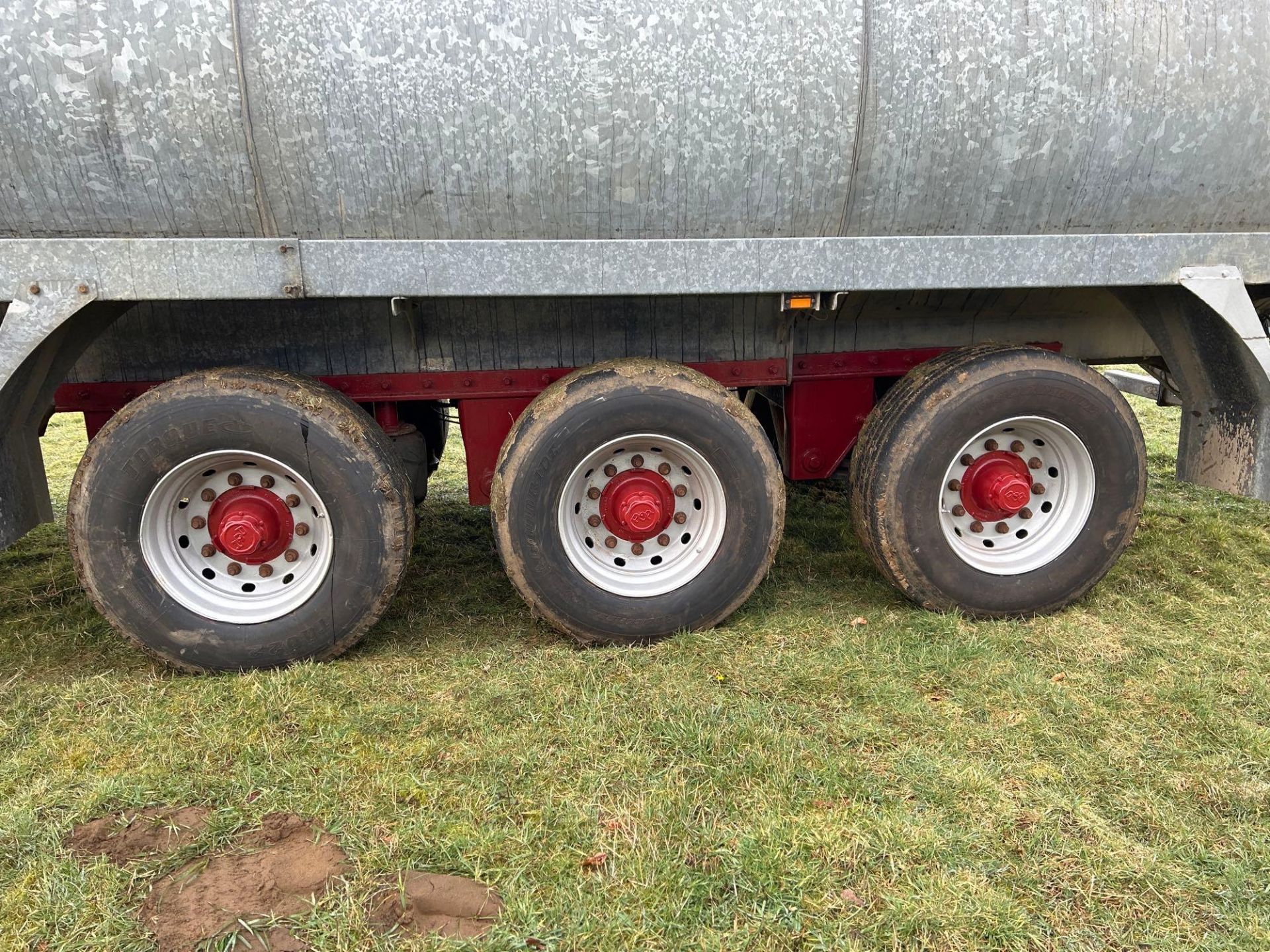 Record P33T tri axle slurry tanker, 23m3, load sensing, air brakes, air suspension, ROR commercial a - Image 3 of 5