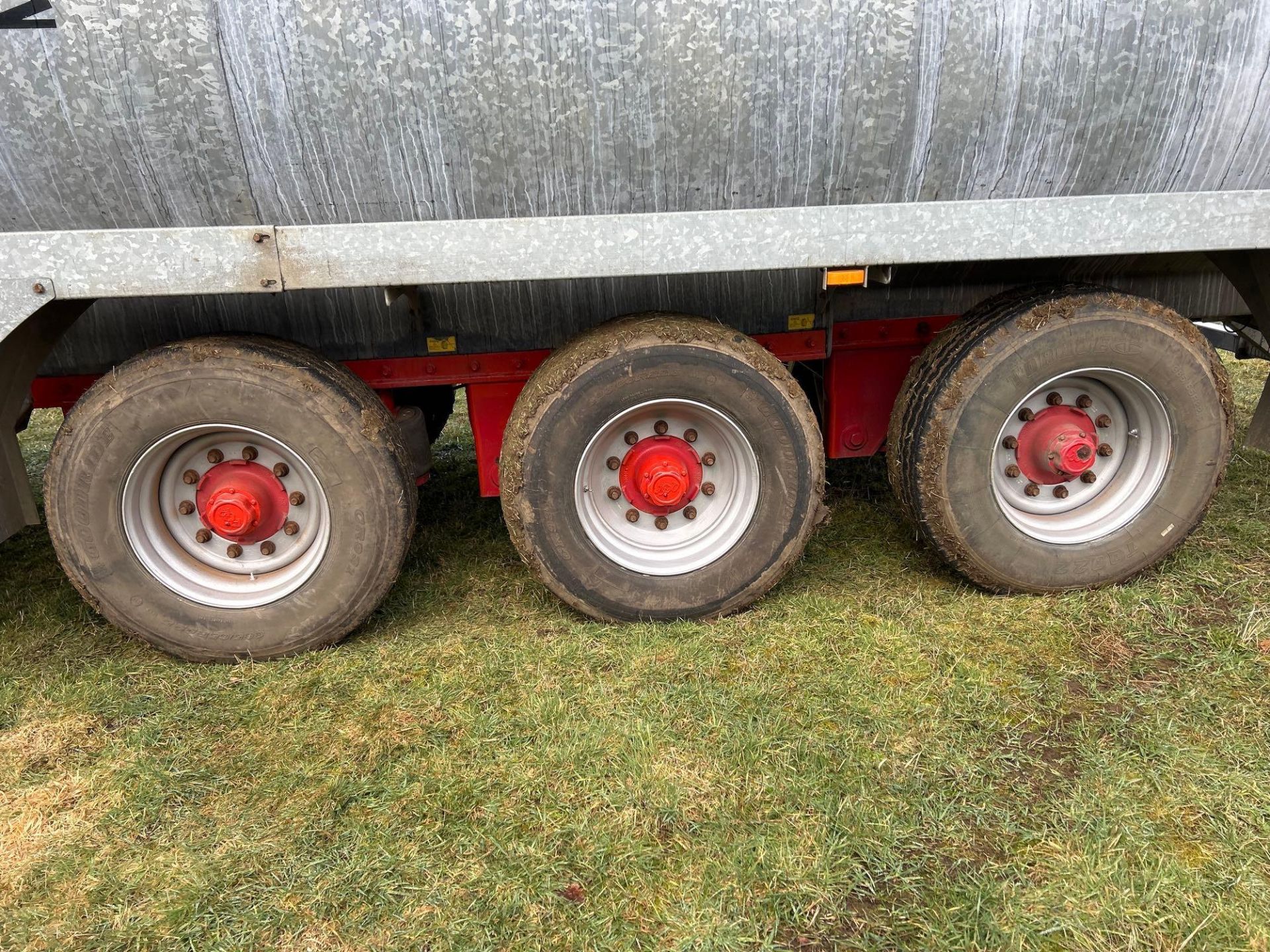 Record P33T tri axle slurry tanker, 23m3, load sensing, air brakes, air suspension, ROR commercial a - Image 3 of 4