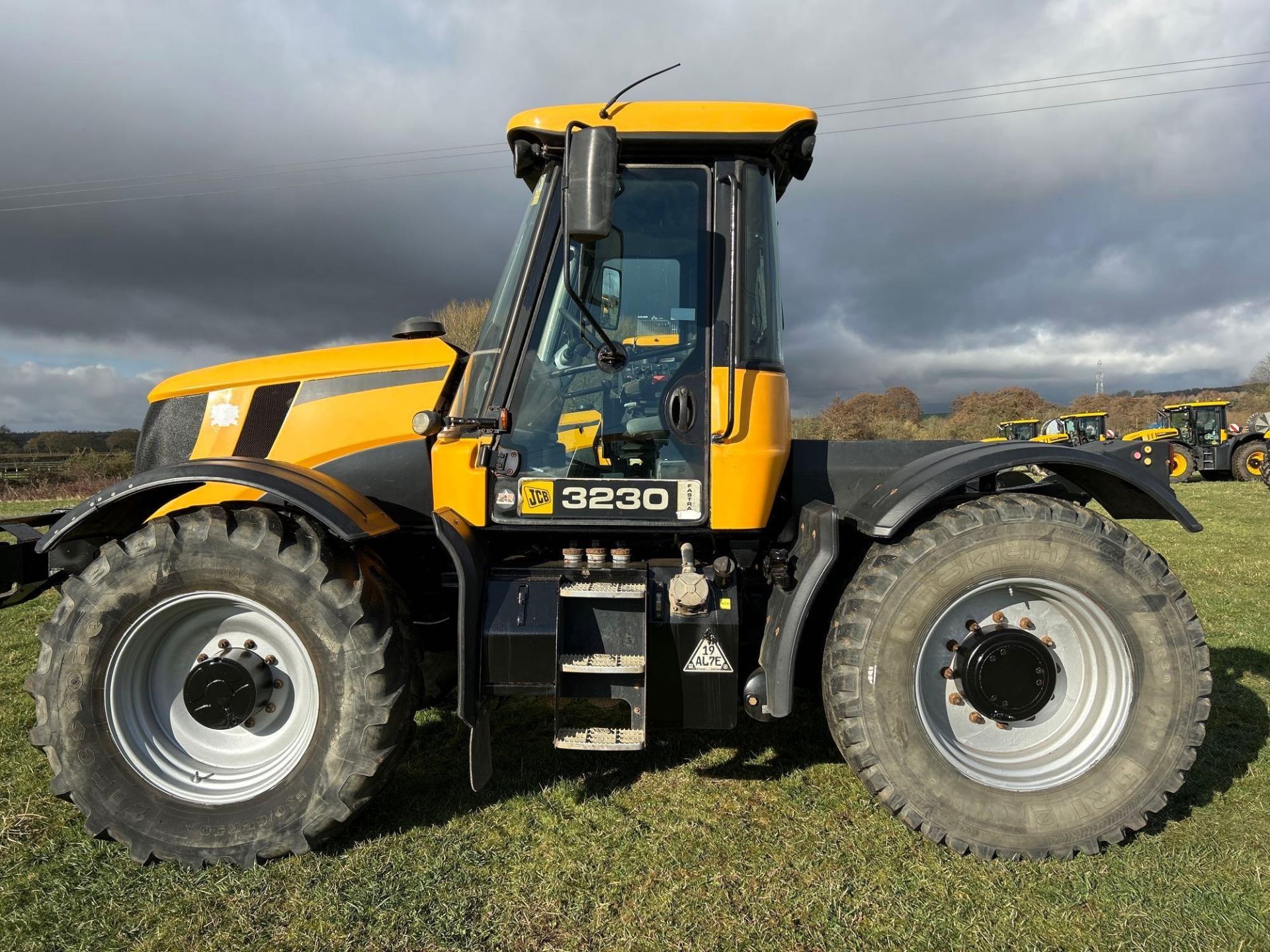 2009 JCB Fastrac 3230, 65kph, 3 rear spool valves. Datatagged. On Firestone 540/65R30 front and Noki - Image 2 of 13