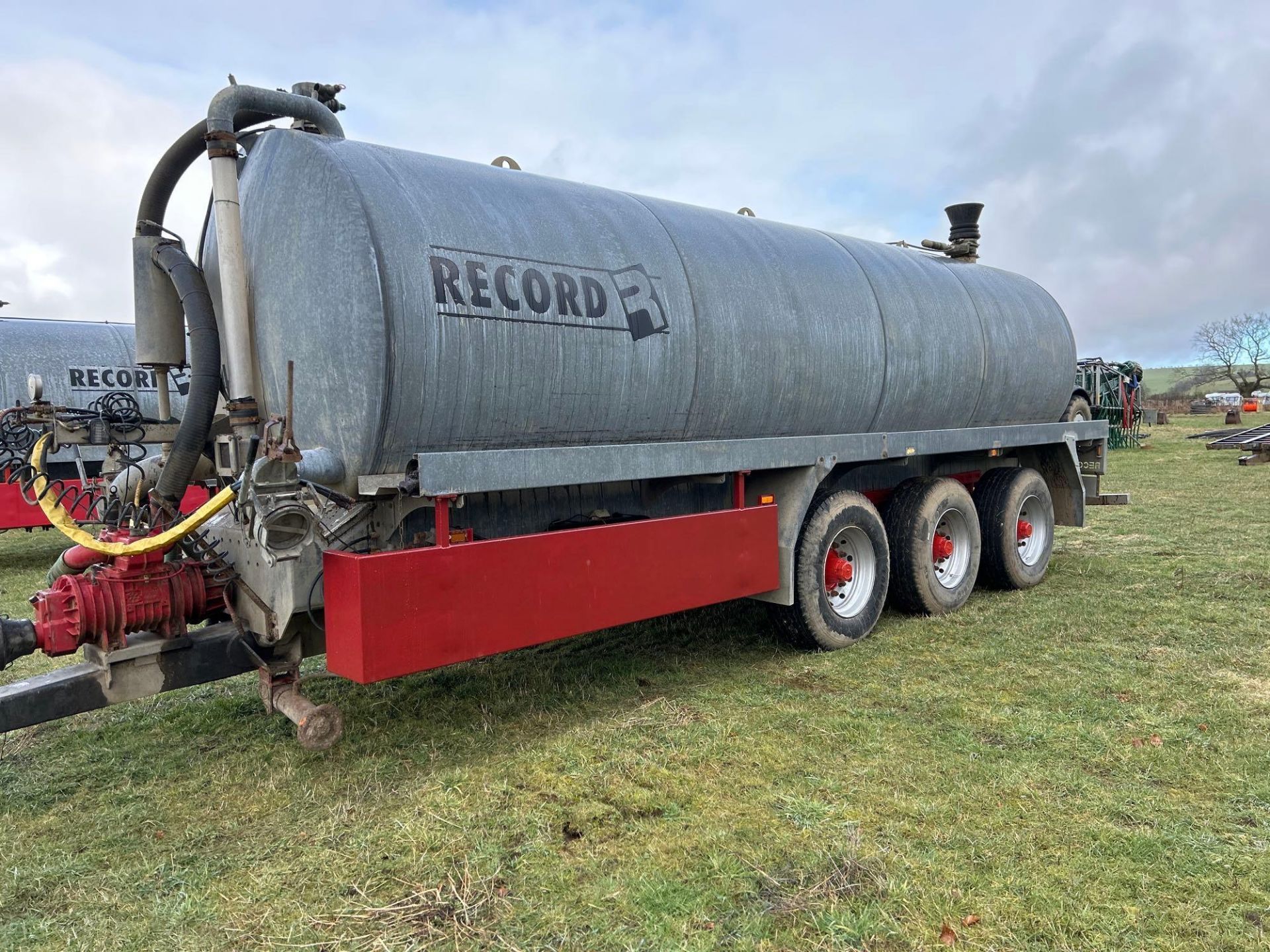 Record P33T tri axle slurry tanker, 23m3, load sensing, air brakes, air suspension, ROR commercial a - Image 2 of 5