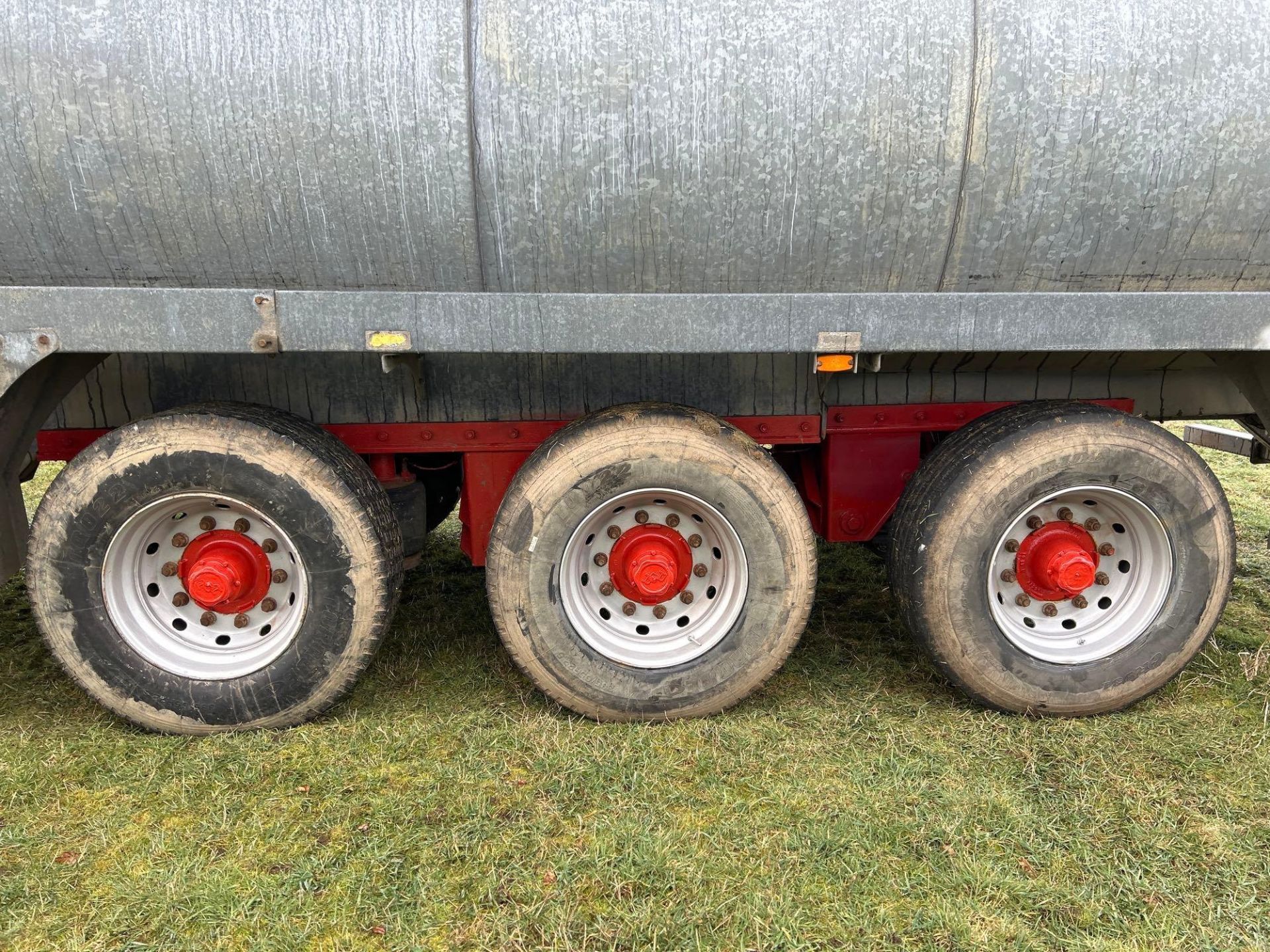 Record P33T tri axle slurry tanker, 23m3, load sensing, air brakes, air suspension, ROR commercial a - Image 3 of 5