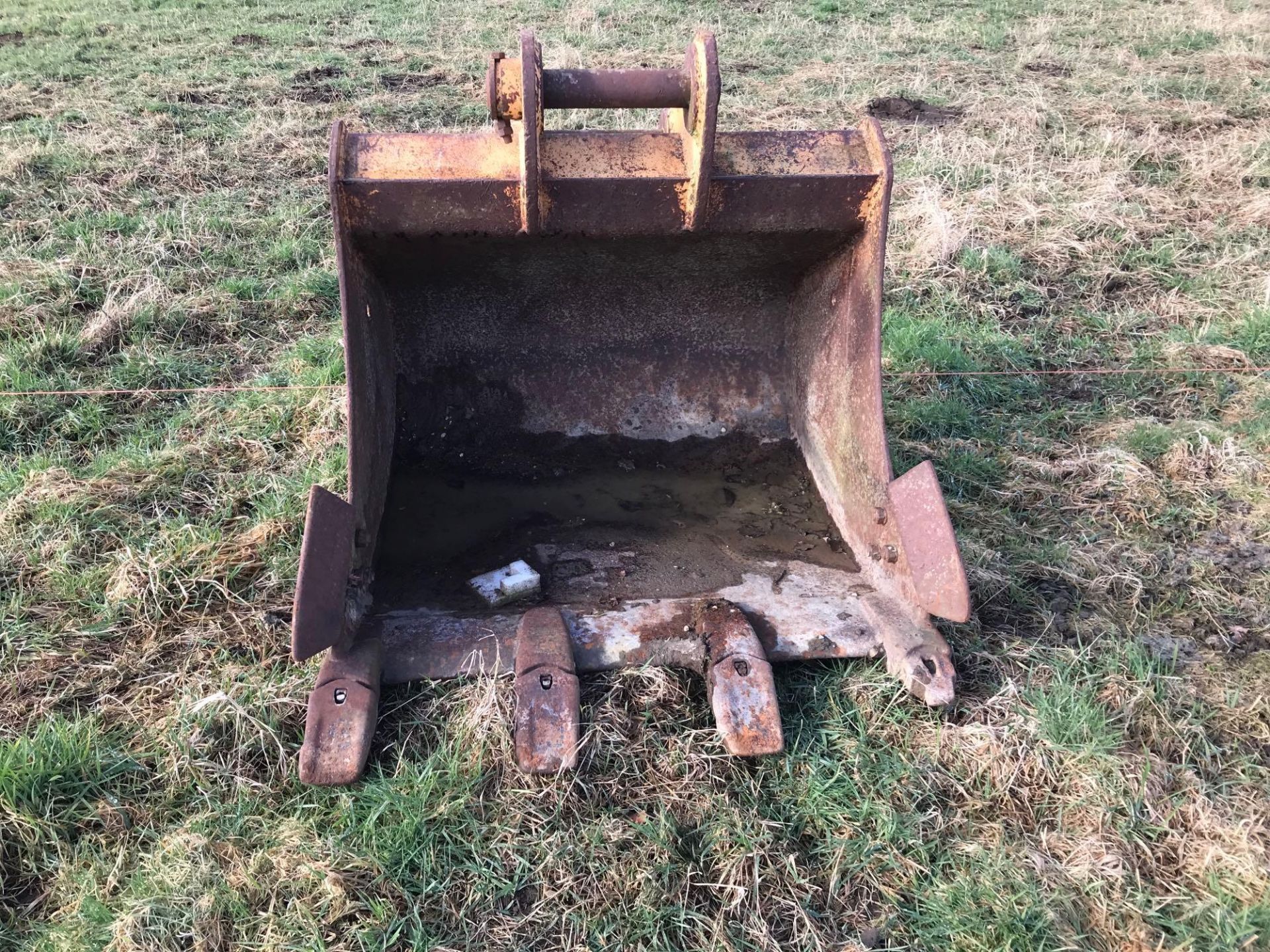 3ft digging bucket - Image 4 of 5