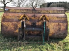 Loading shovel bucket to fit Volvo