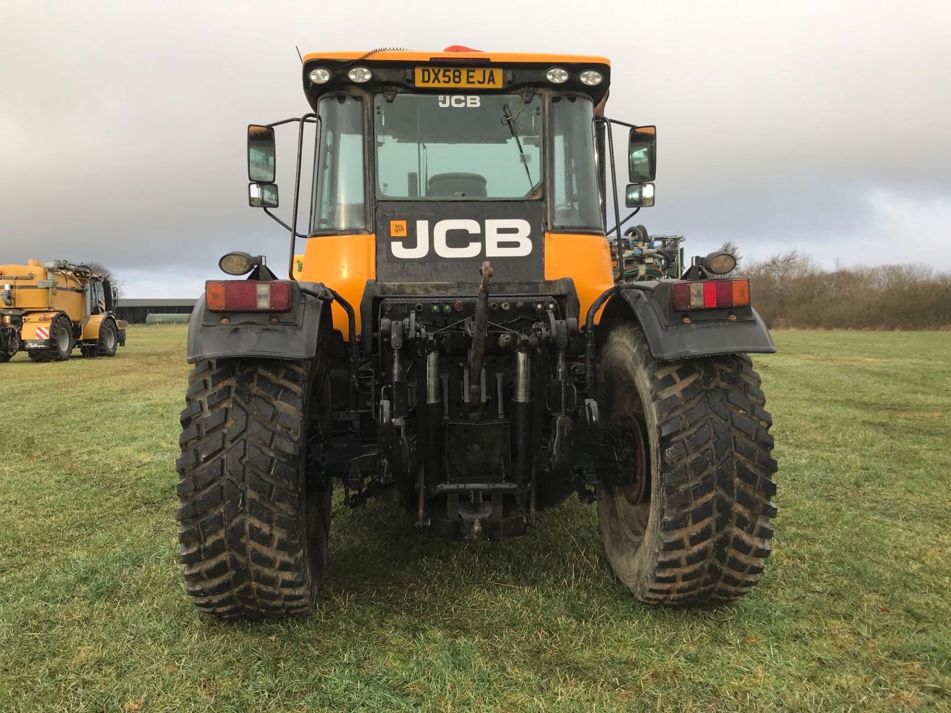 2008 JCB Fastrac 3200 with plus pack, 65kph, 3 rear spool valves. Datatagged. Front linkage. Front P - Image 3 of 12