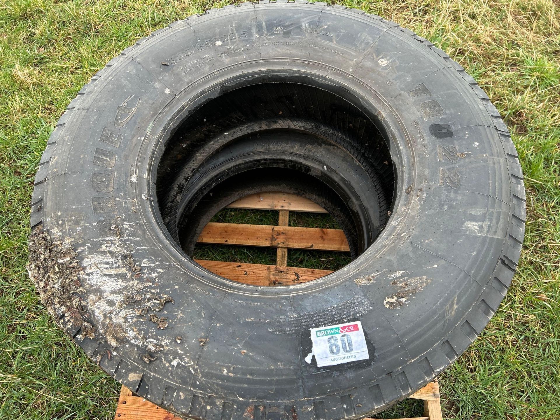 Pair of 385/65R22.5 tyres (Brand New) - Image 2 of 3