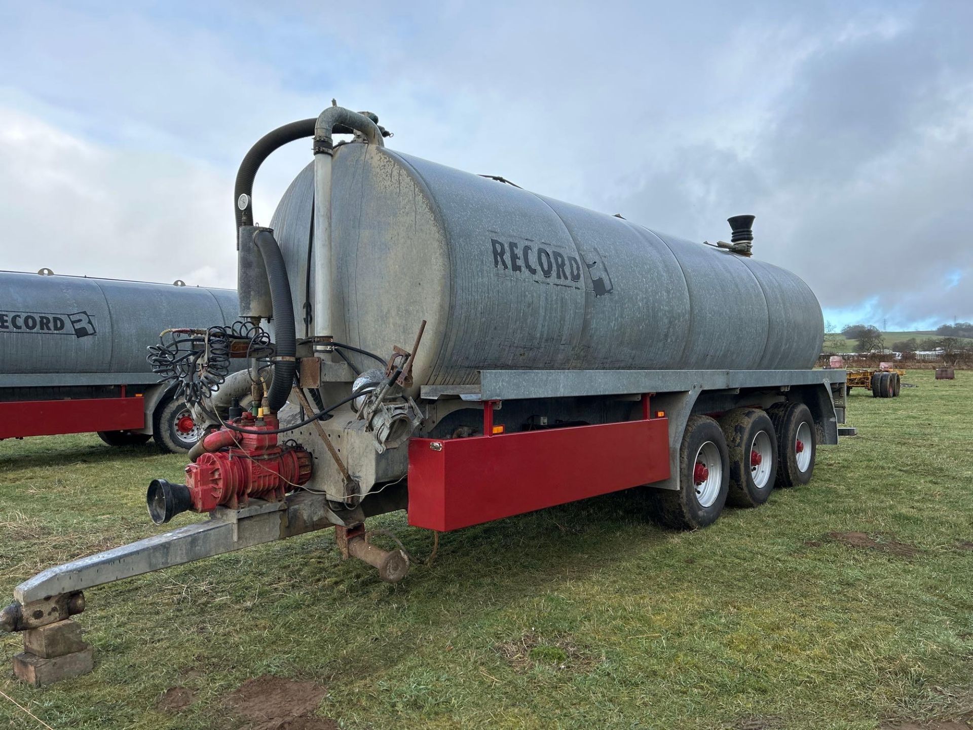 Record P33T tri axle slurry tanker, 23m3, load sensing, air brakes, air suspension, ROR commercial a - Image 2 of 5