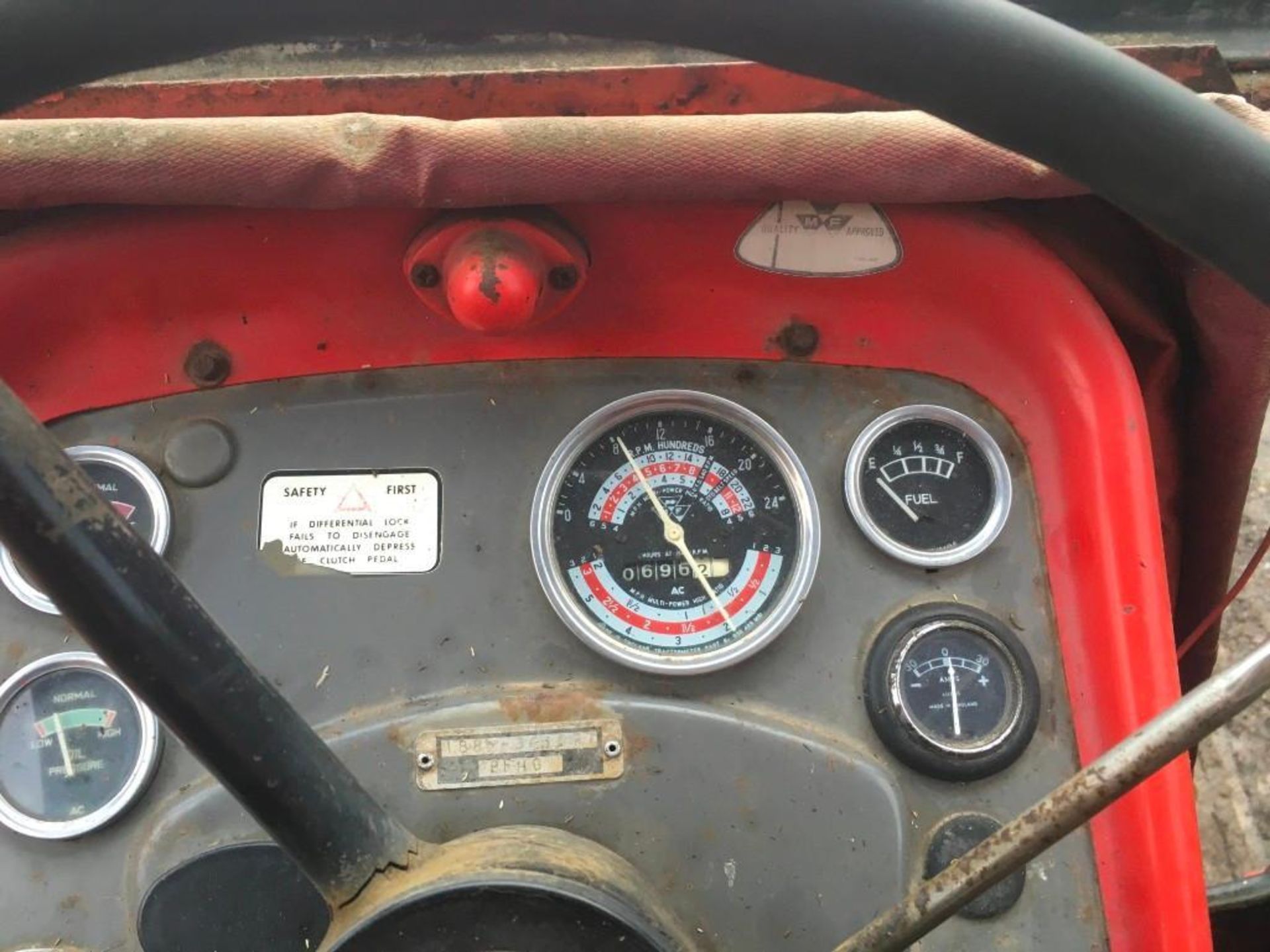 1974 Massey Ferguson 188 MultiPower tractor, 3 spool valves, rear link arms and pickup hitch, benefi - Image 19 of 21