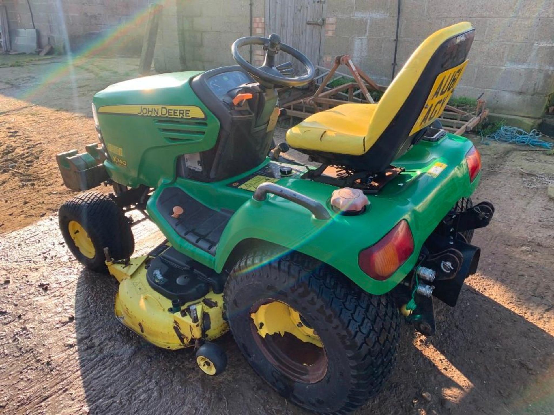 2009 John Deere X740 Ultimate, Ride-on Mower, Hours: 1,429 - Image 4 of 11