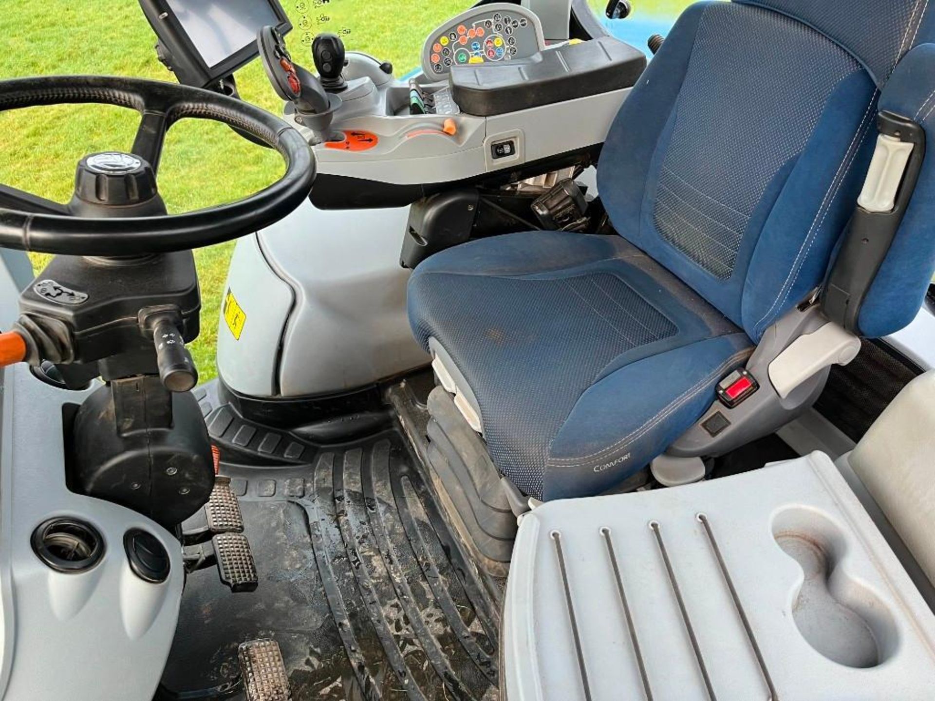 2017 New Holland T7.245 Auto Command Vario Gearbox, 50K, 3-Point Linkage, 4 No. Rear Hydraulic Spool - Image 7 of 8