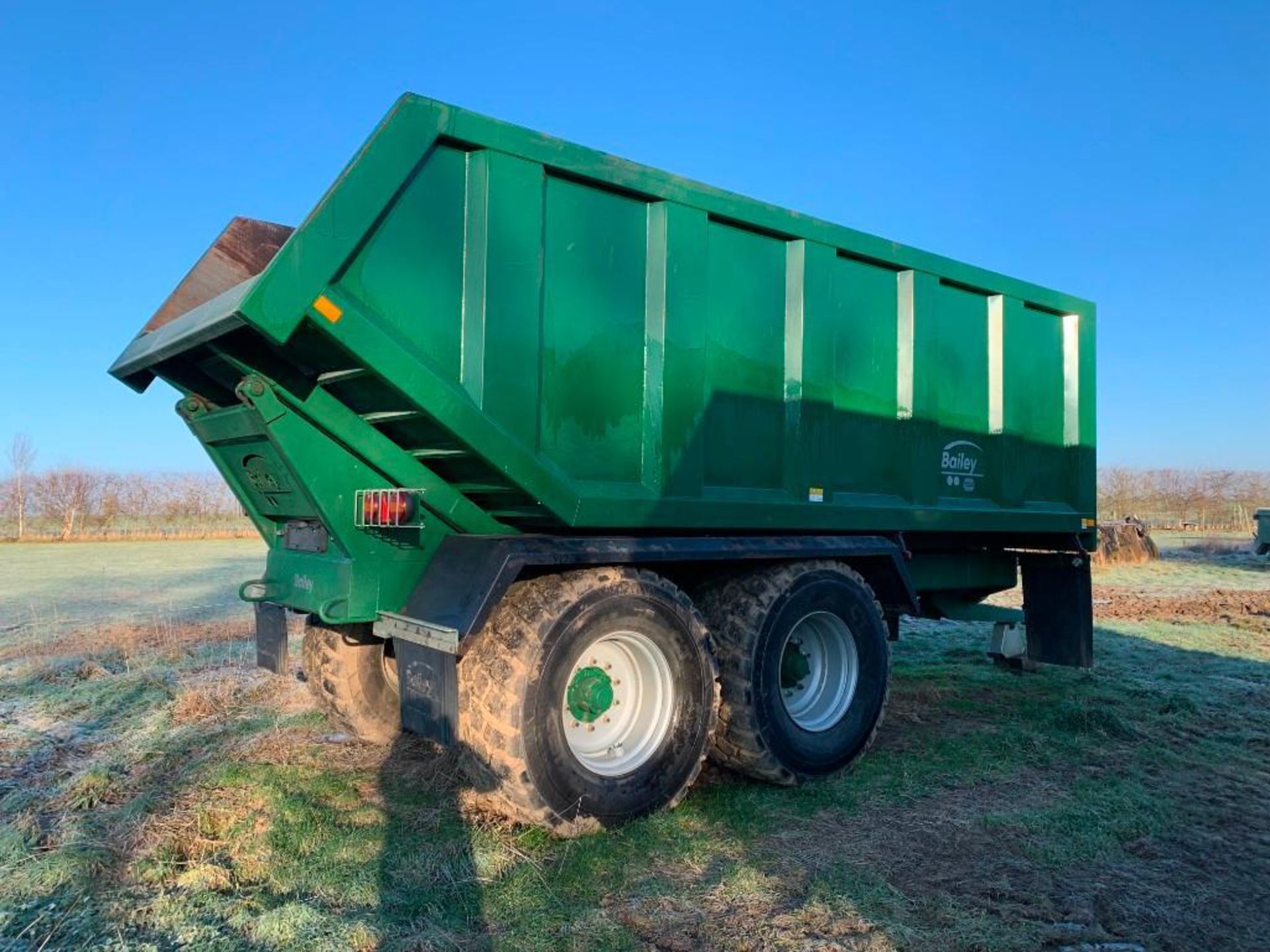 2021 Bailey Dump Trailer, 18T, Scharmuller Hitch, Extra Tall Sides, Air & Hydraulic Brakes, Tandem A - Image 4 of 10