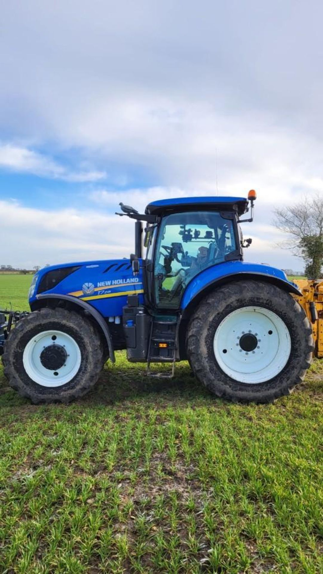 2019 New Holland T7.245 Auto Command Vario Gearbox 50K, 4 No. Rear Spools, Air & Hydraulic Brakes, F - Image 6 of 8