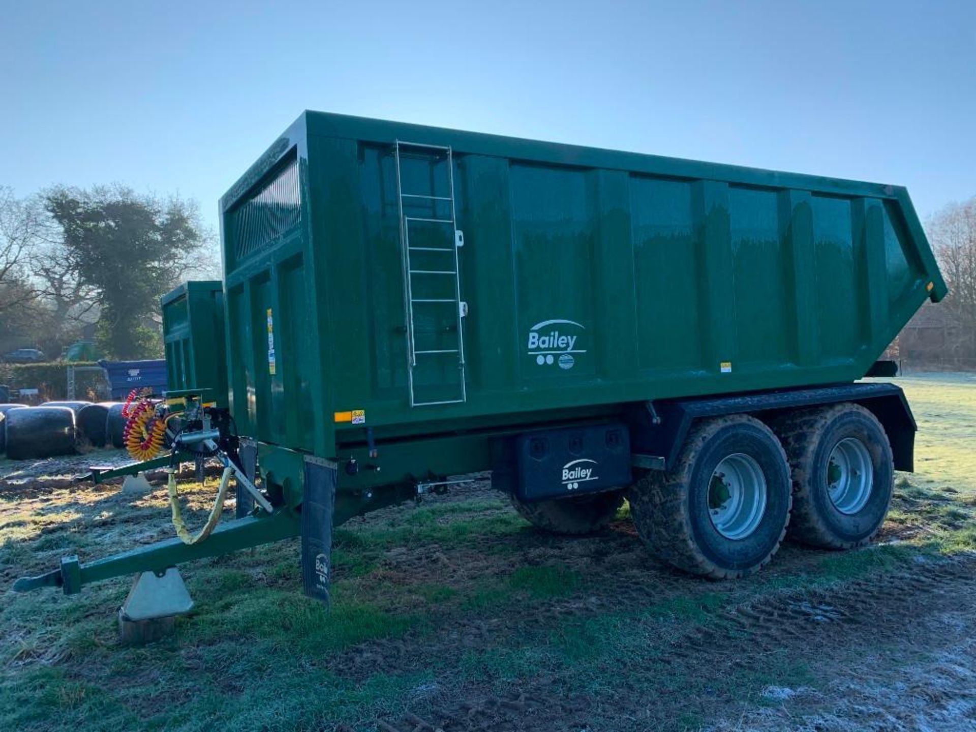 2021 Bailey Dump Trailer, 18T, Scharmuller Hitch, Extra Tall Sides, Air & Hydraulic Brakes, Tandem A