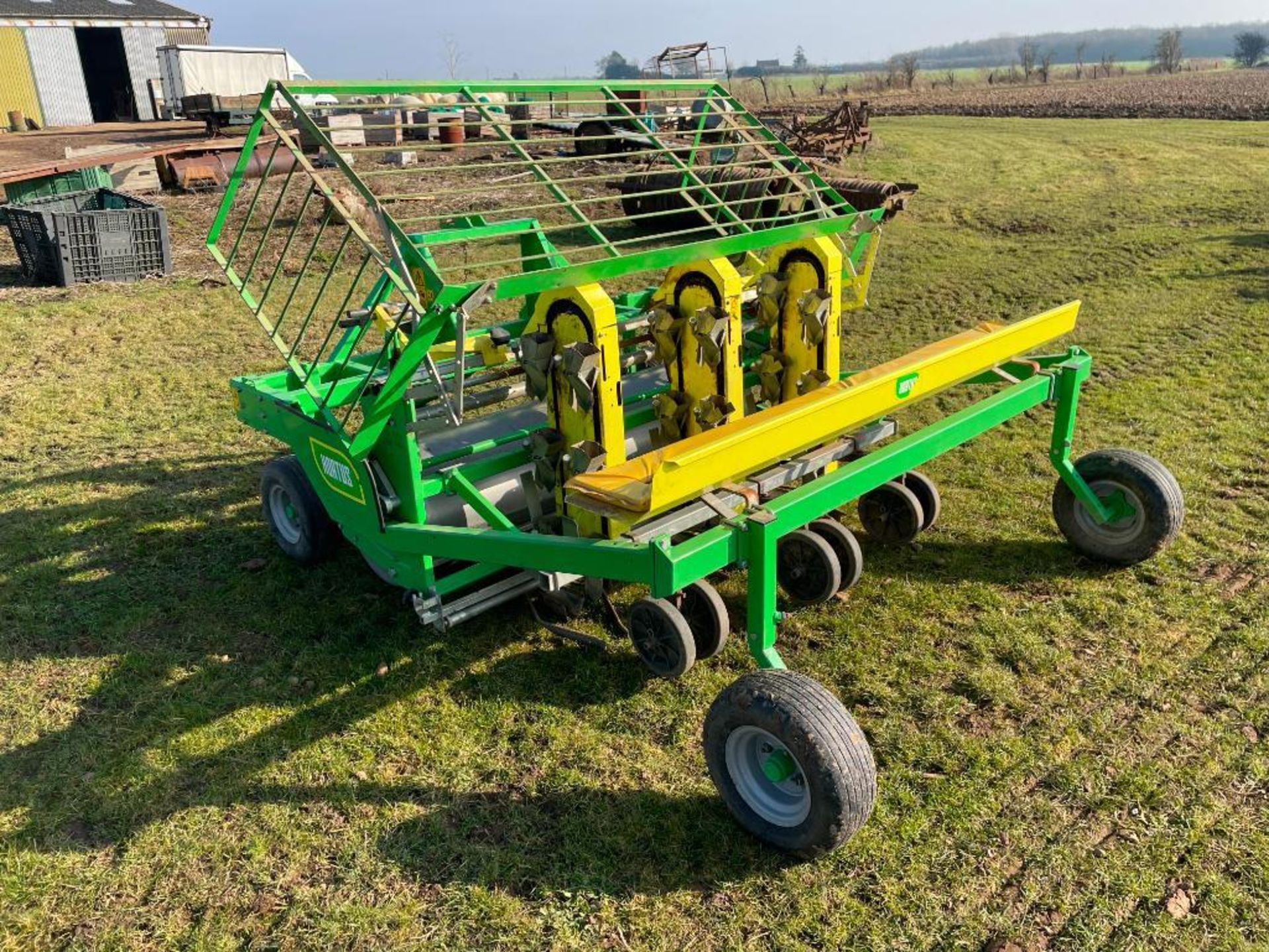 2006 Hortech Hortus Due H2 192 manual 3 row planter for large seeds, modules & nursery stock with po - Image 6 of 11