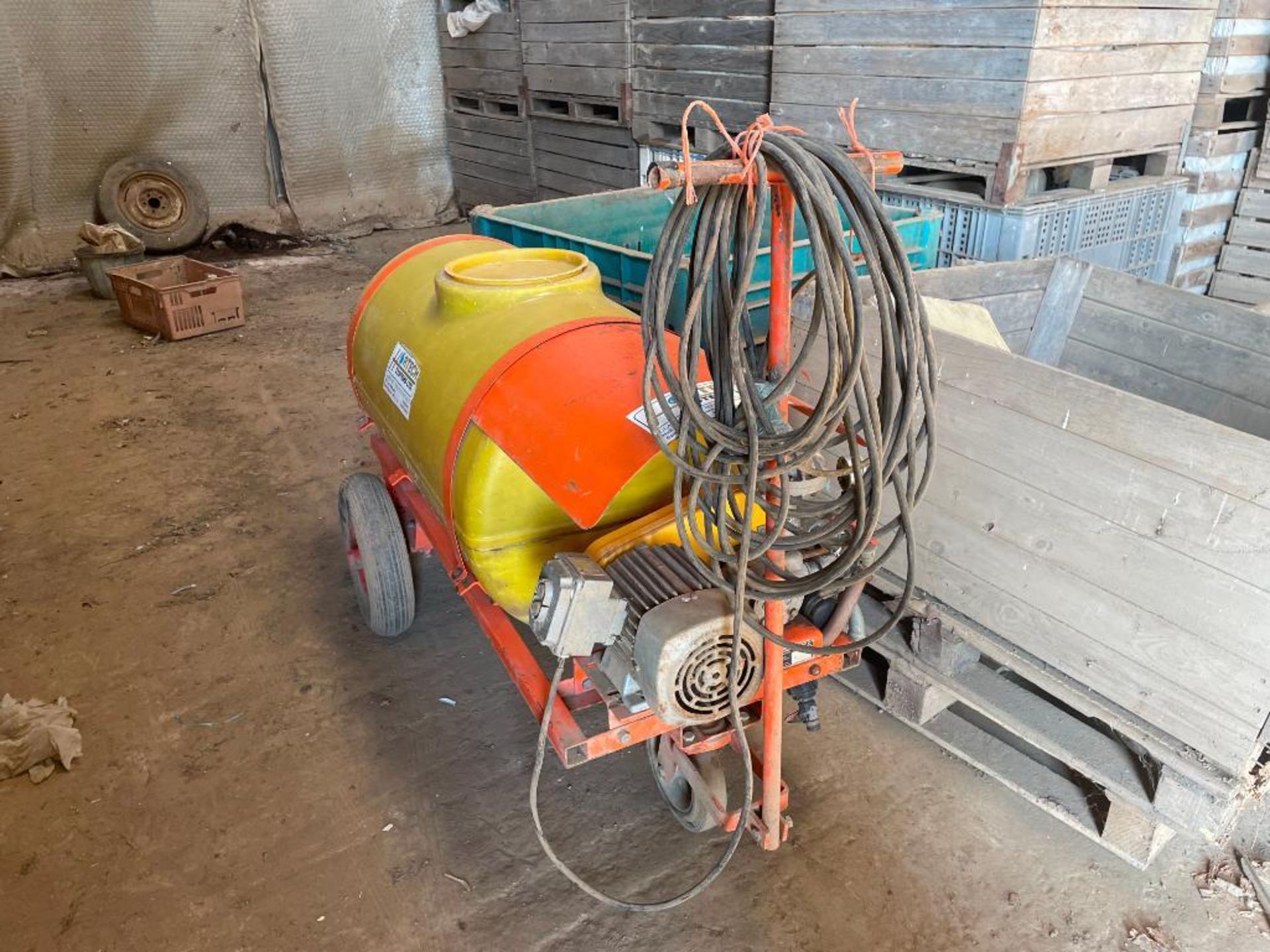 GD Glasshouse sprayer with 65 gallon tank, 3 phase. Spares or repairs. Serial No: 19-13-304R NB: Ins - Image 2 of 2