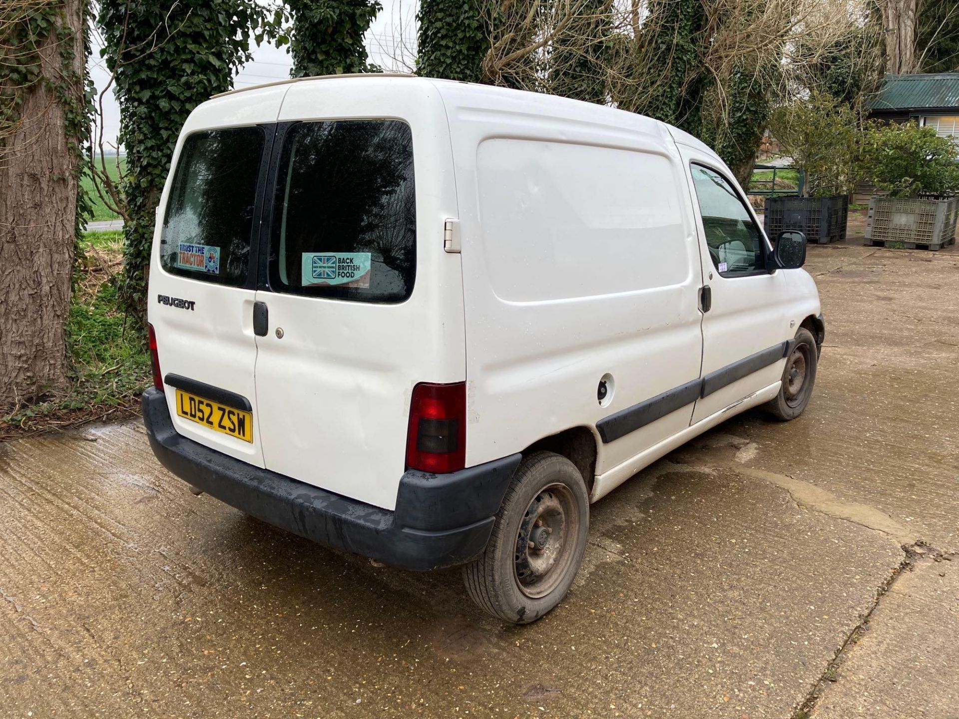 2002 Peugeot Partner 3 door van, white with cloth interior on 175/65R14 wheels and tyres. Reg No: LD - Image 4 of 5