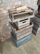 Quantity wooden boxes