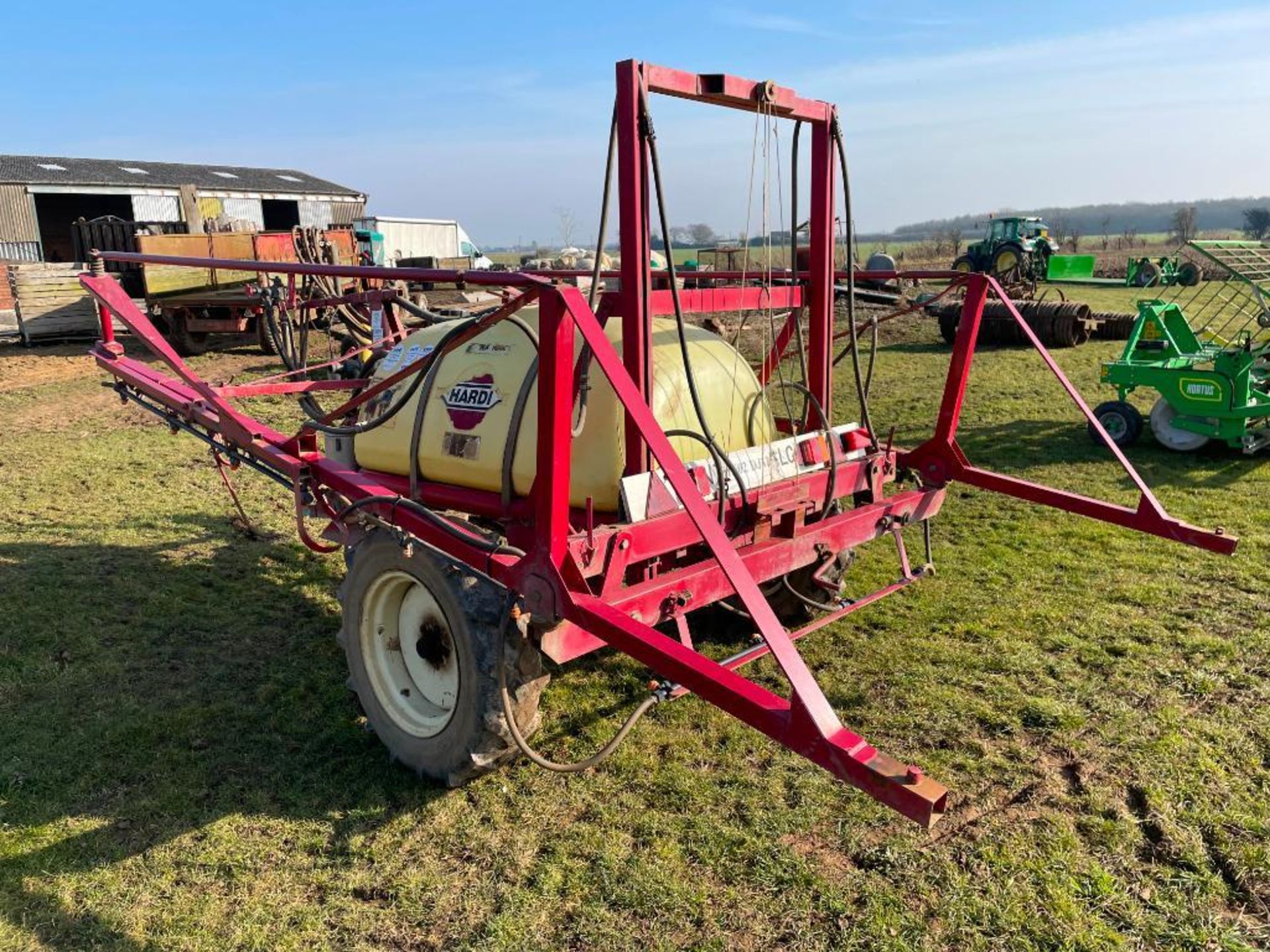 Hardi TRX1000 1000l trailed 12m sprayer with suction bowl, single nozzle lines and clean water tank - Image 6 of 8