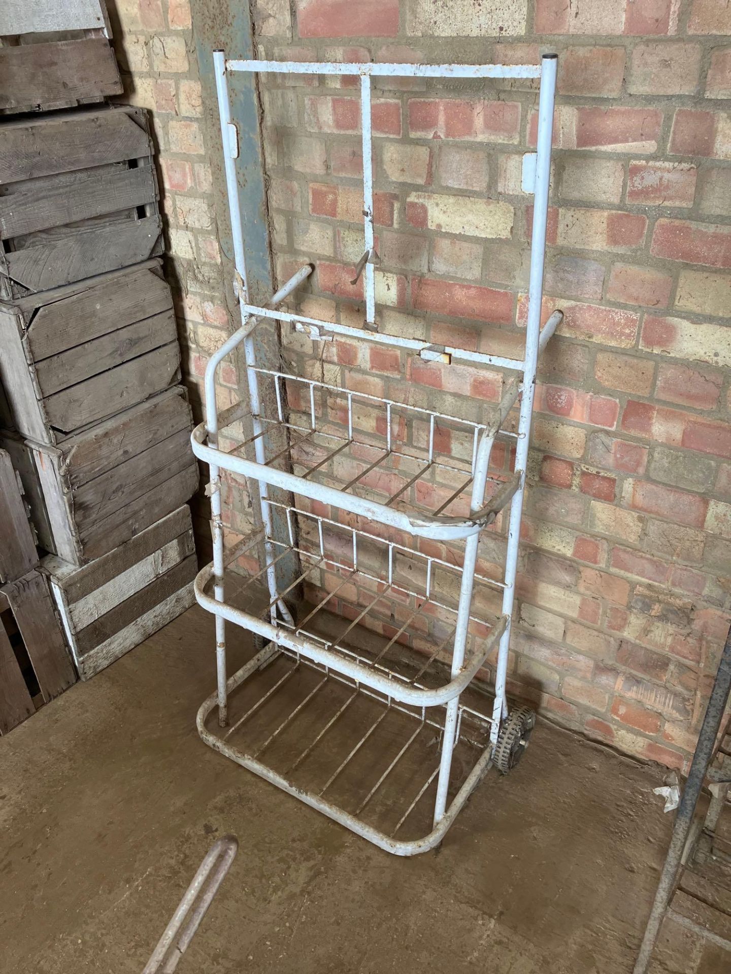 Metal shelf display unit