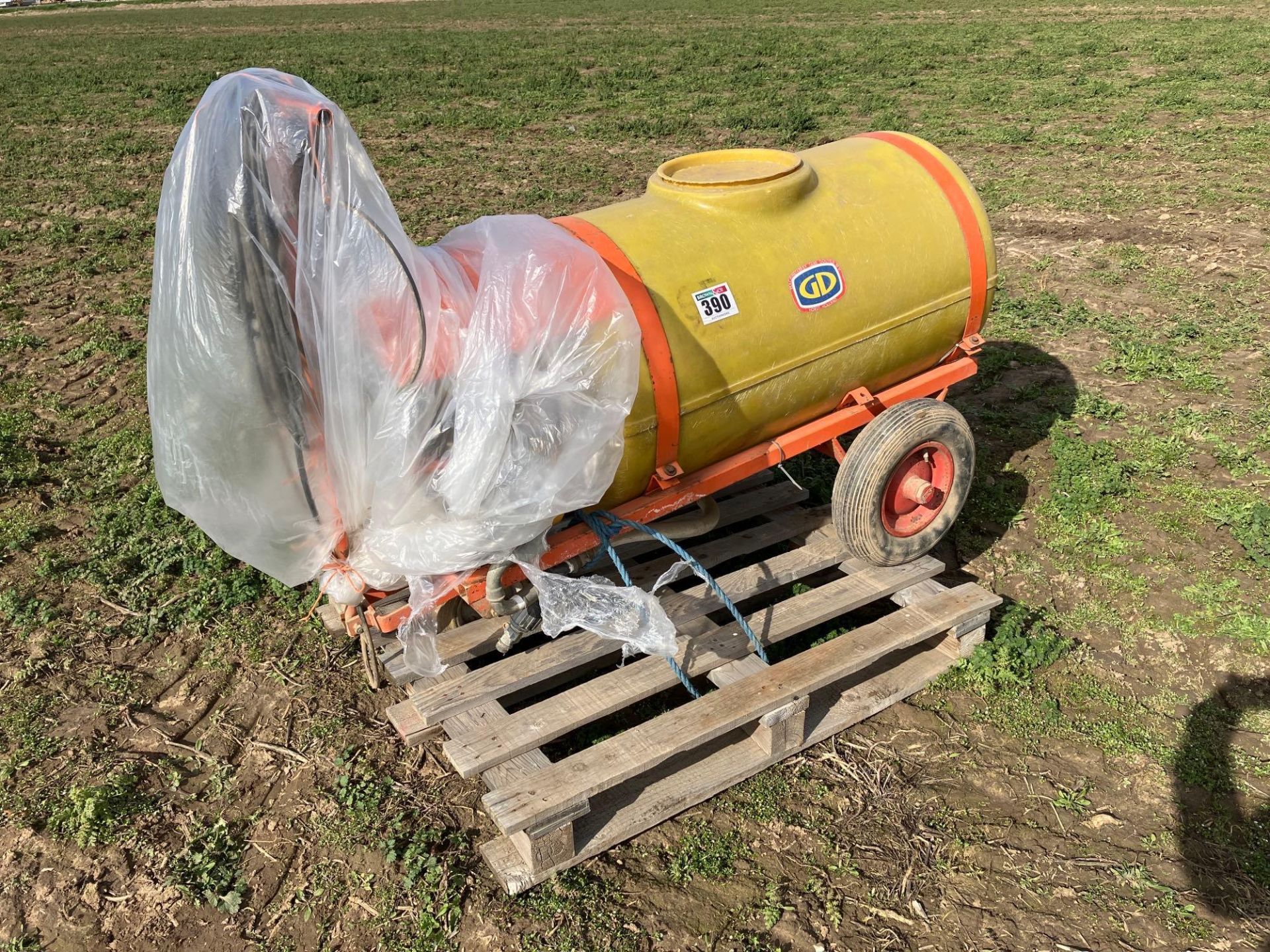 GD Glasshouse sprayer with 65 gallon tank, 3 phase. Spares or repairs. Serial No: 19-13-304R NB: Ins