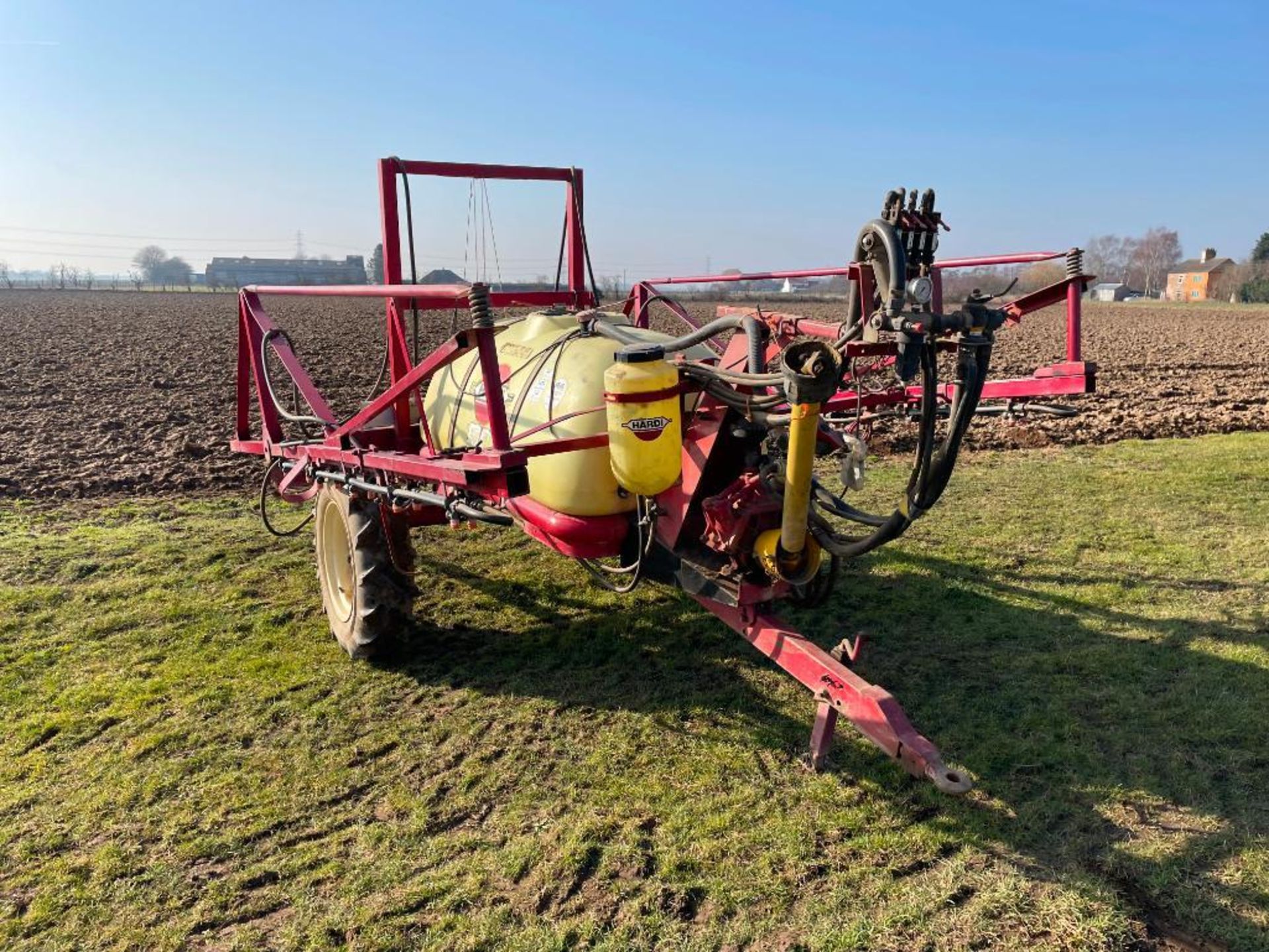 Hardi TRX1000 1000l trailed 12m sprayer with suction bowl, single nozzle lines and clean water tank