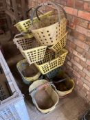 Quantity plastic picking baskets