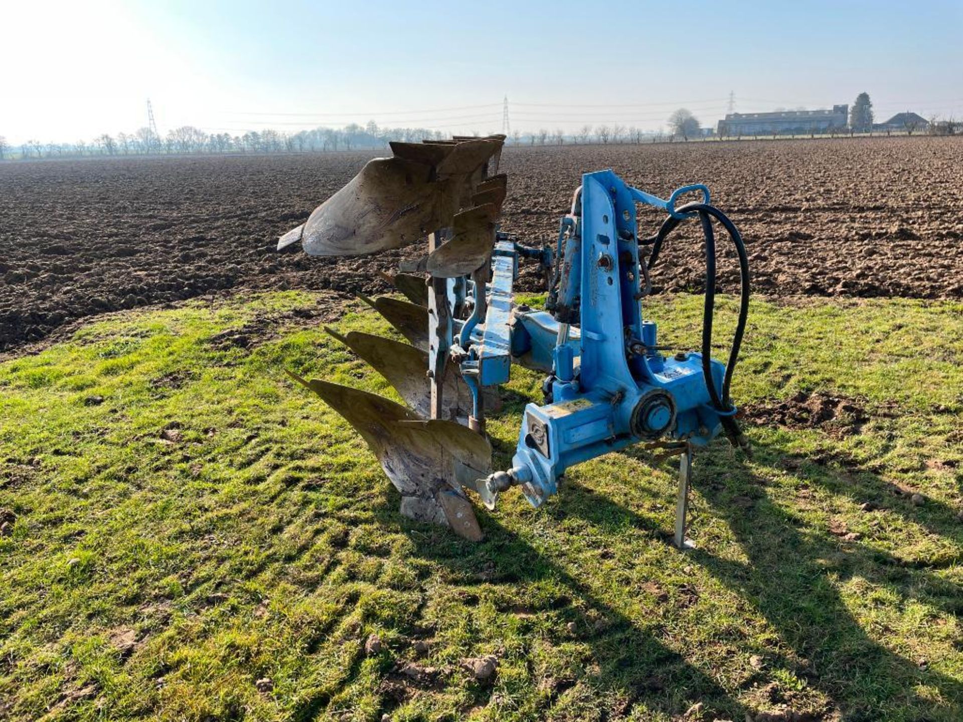 Lemken Opal 110 4f (3f+1f) reversible plough with skimmers, manual vari-width. Serial No: 146 631 NB - Image 3 of 6