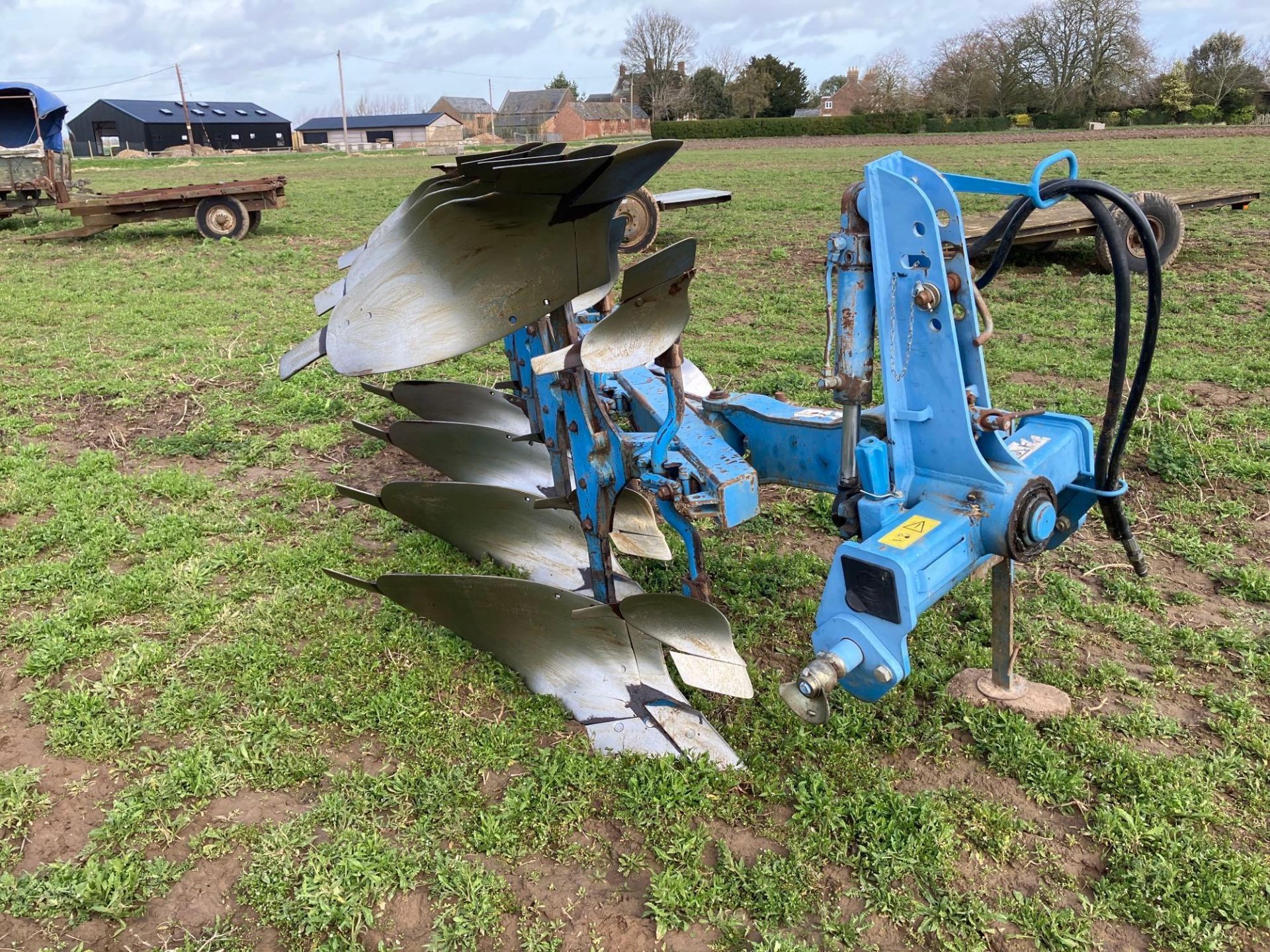 Lemken Opal 110 4f (3f+1f) reversible plough with skimmers, manual vari-width. Serial No: 146 631 NB