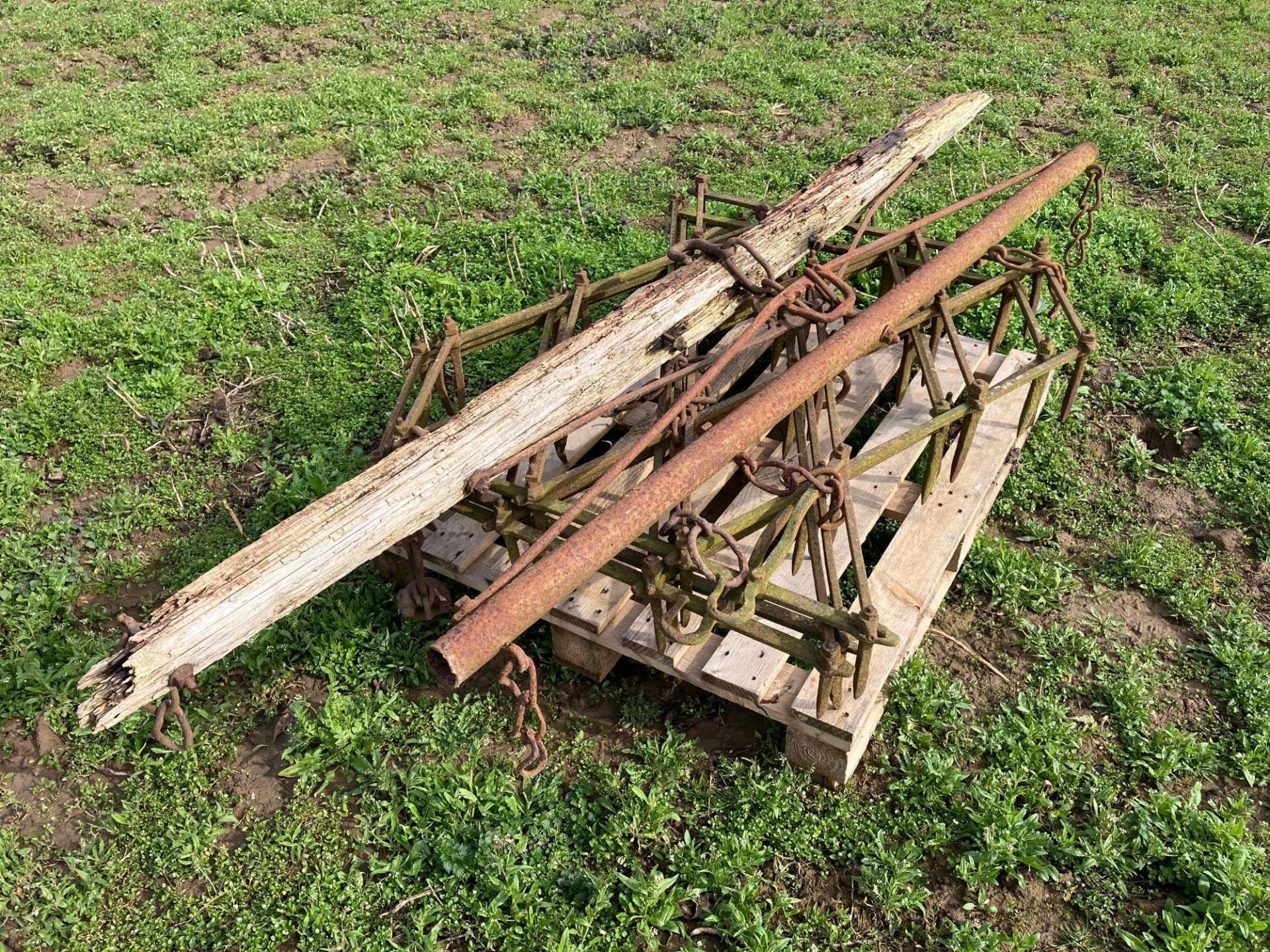 Seed harrows with stretcher