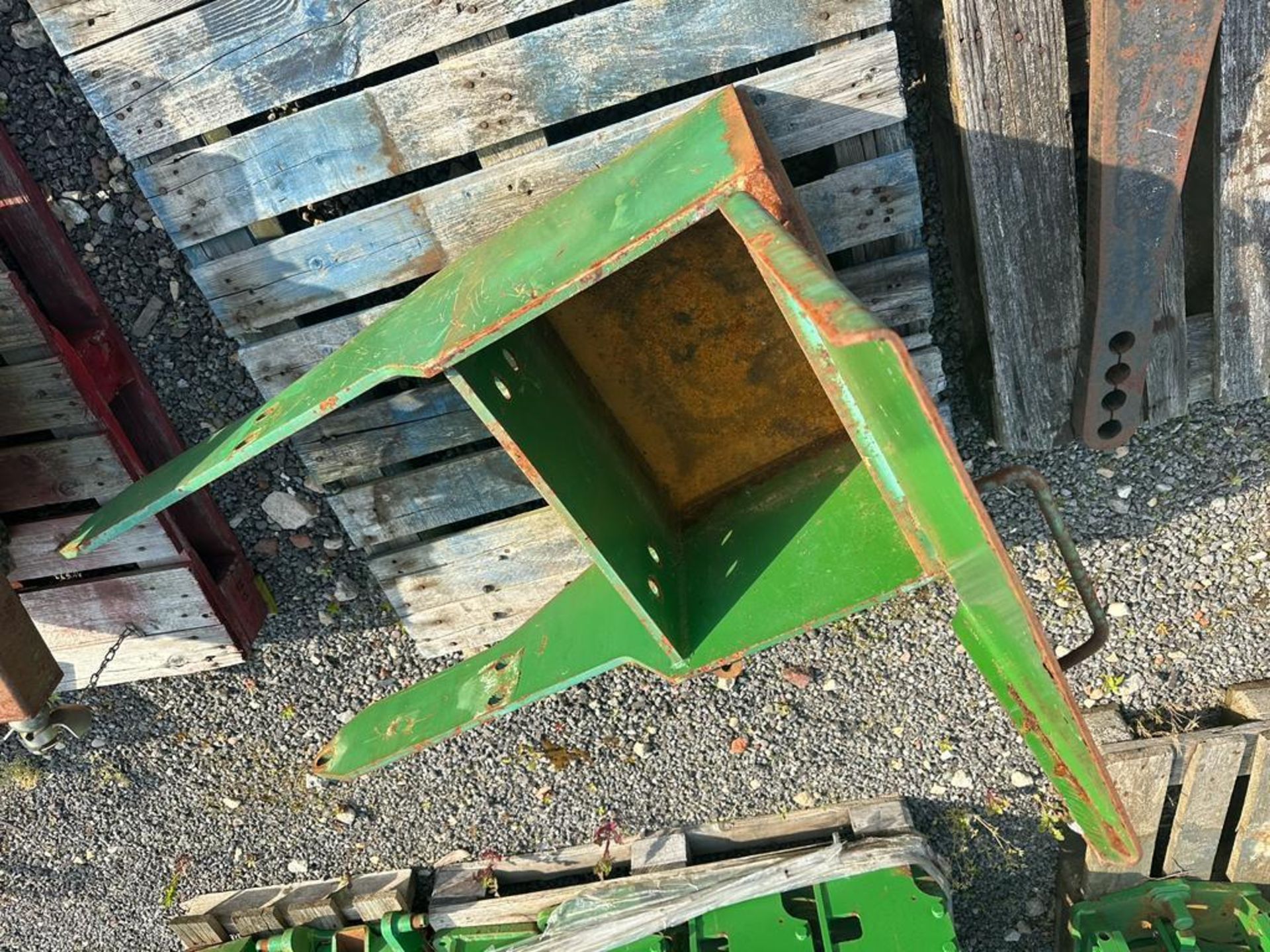 1999 front toolbox for JD 7810 - Image 2 of 2